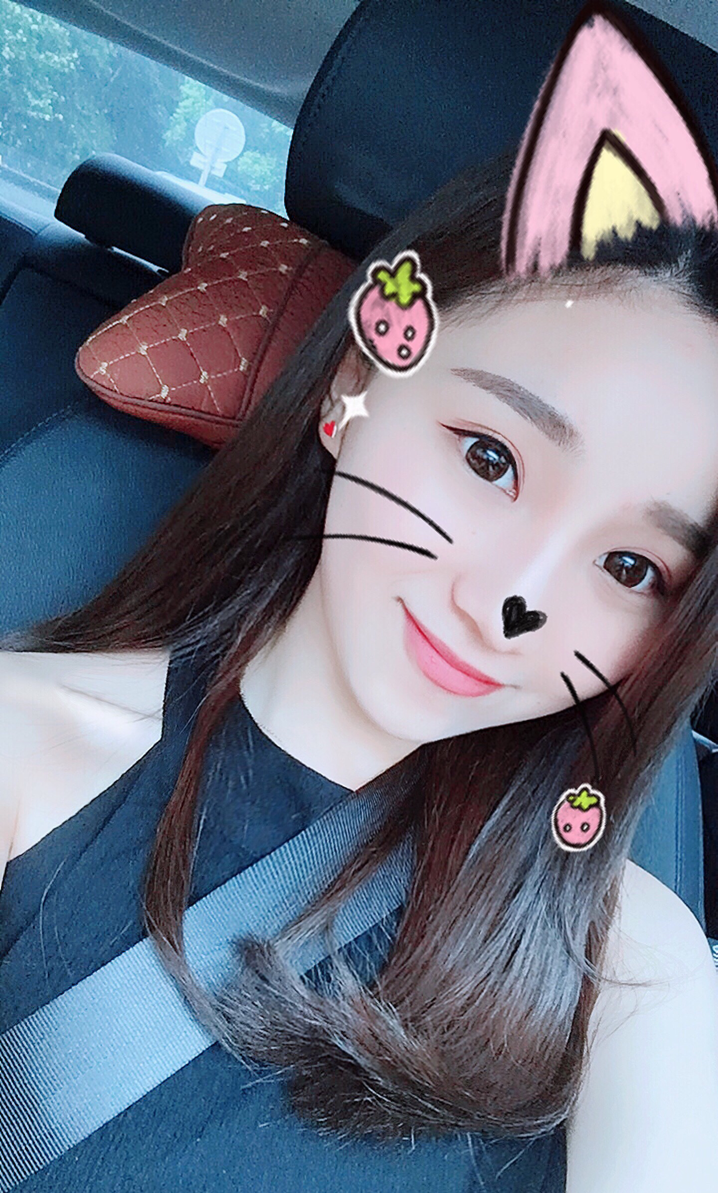 我叫李梦娴,是土生土长的湖南妹子。医学系本科生,目前实习于中南大学湘雅二医院。趁着年轻,希望多做有意义的事。 🌟小视频已验证(非照骗)