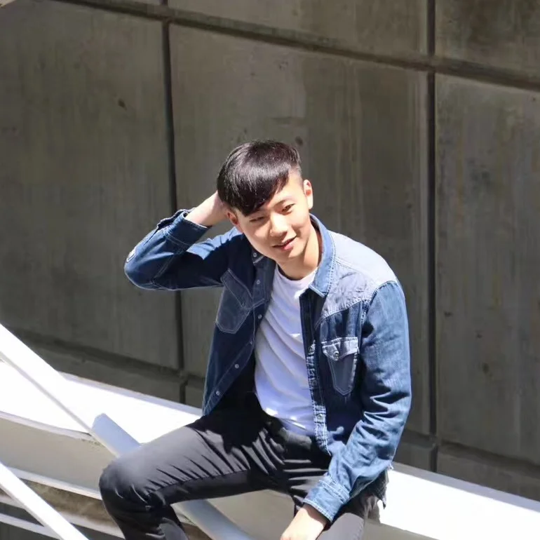 hi 我叫Jason,毕业于美国加州大学,经济专业。爱好艺术和格斗,在美国武馆学习一年多的踢拳和巴西柔术,抗压能力强,能负重。其次在美国7年学业之旅,拥有较强的英文水平。平时也参与一些公益活动,希望帮助到他人。 🌟已验证,非照骗