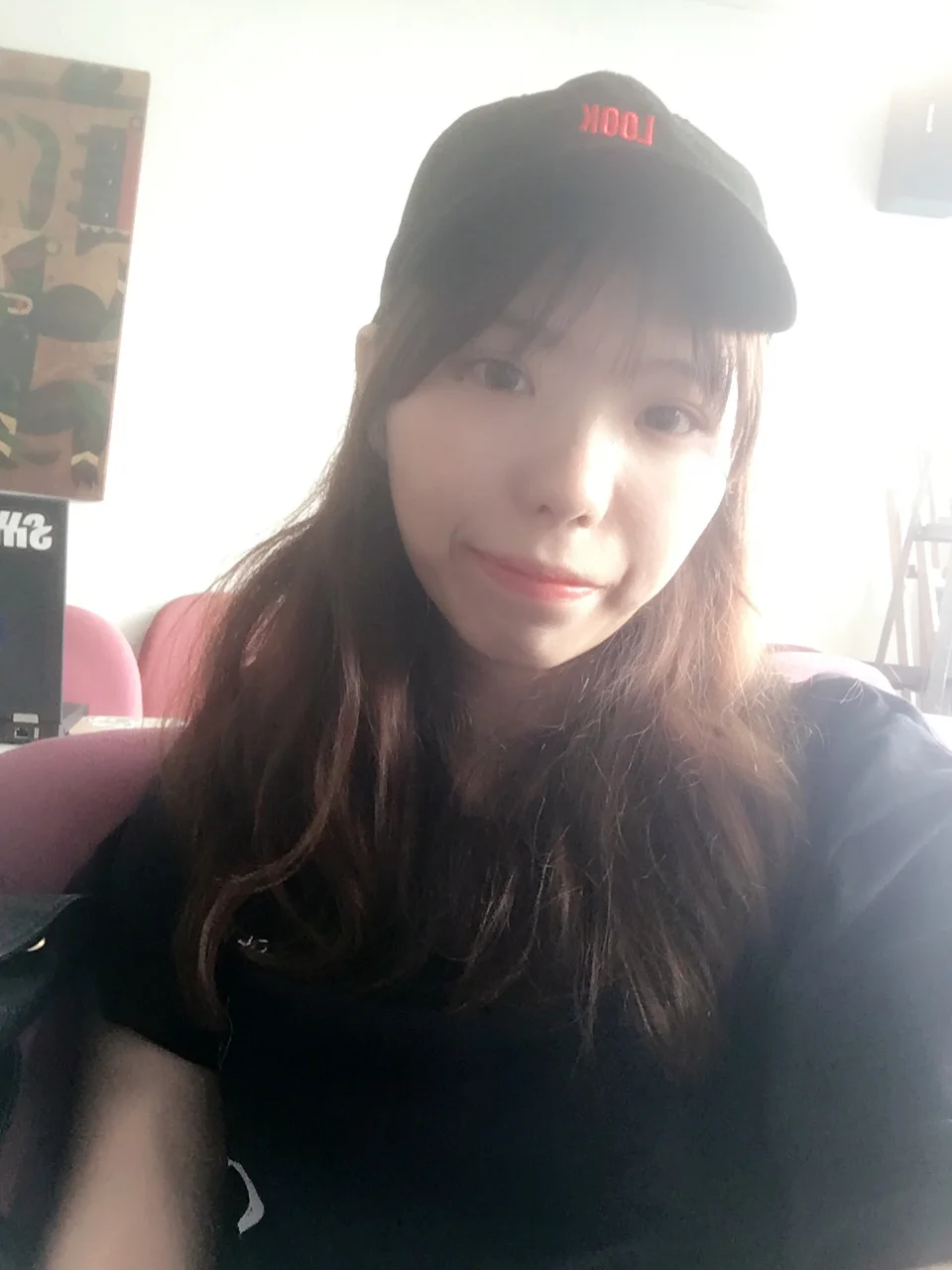 Jennifer 坐标上海,就读于上海大学美术系。是个不折不扣的吃货,也喜欢用画笔记录生活。 🌟小视频已验证(非照骗)