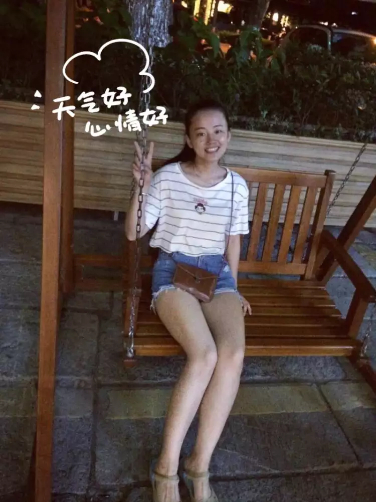 周金怡 Jan 一名幼儿园教师。传说中的跳舞钢琴画画样样精通。具有普通话二甲证书,幼儿教师资格证,幼儿舞蹈教师资格证,育婴师证等。工作经验丰富。我就是我。独特的存在。
