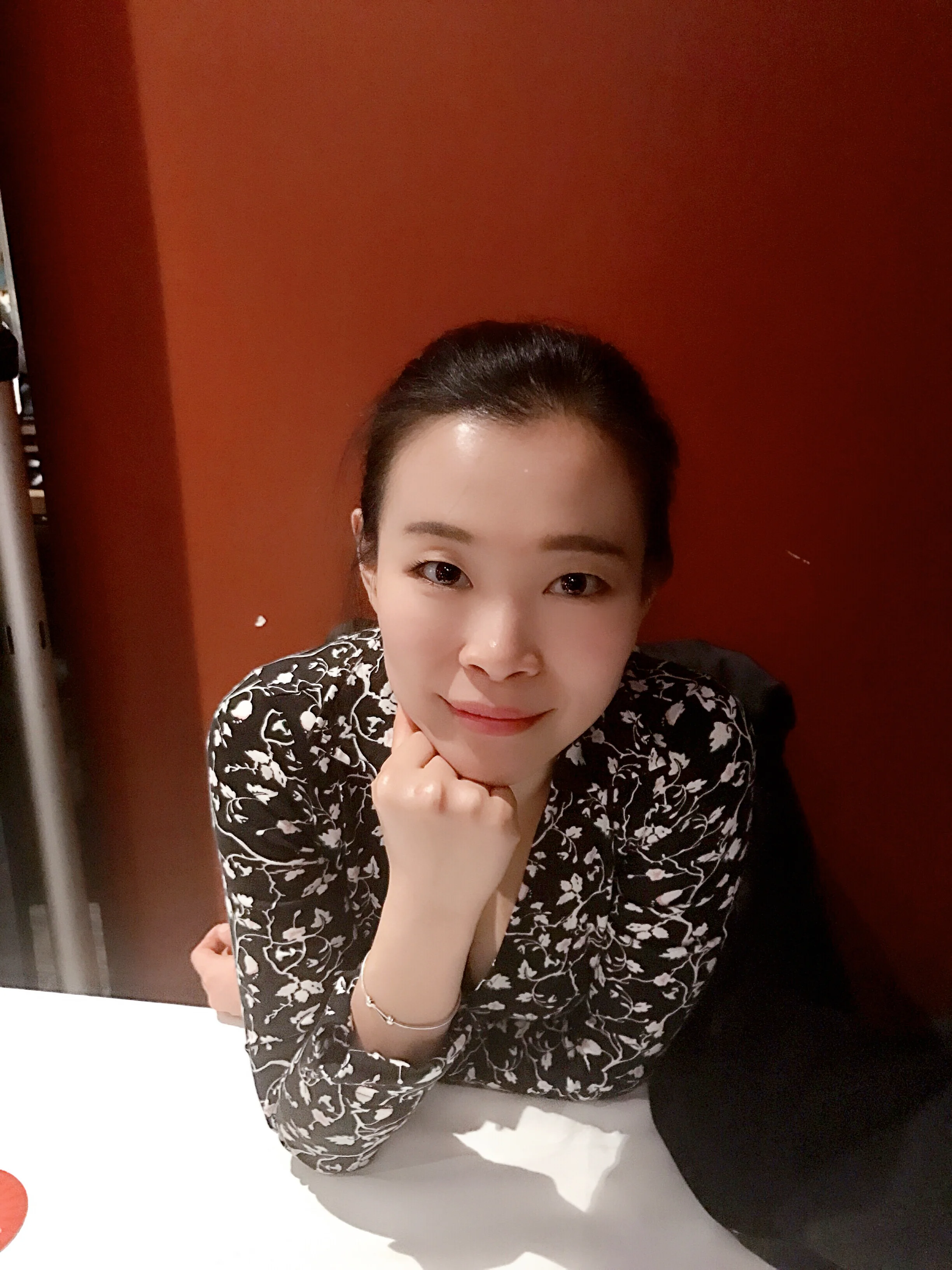 Si Li 曾任北京大学青年志愿者协会副会长,领导和组织了很多成功的志愿者活动:国家图书馆服务平台,海淀区小学趣味授课活动等等。到美国后加入了fix nation的义工组织,业余时间帮助喂养流浪猫,TNR活动。热爱摄影,目前是本地猫咪救助组织的专职摄影师,为各种活动,待领养猫咪提供摄影服务。#