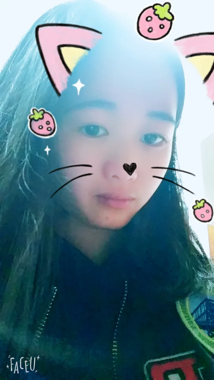 徐丹妮 我是一个比较上进的人,对于自己的缺点,我会努力地去改进,性格是乐观型的,因为刚刚上大一,高中也是投入于学习,所以可能各方面经验都不足,还需学习。我觉得每个人都与众不同,但我们又都是普通人,尽力去做好自己才是最重要的~