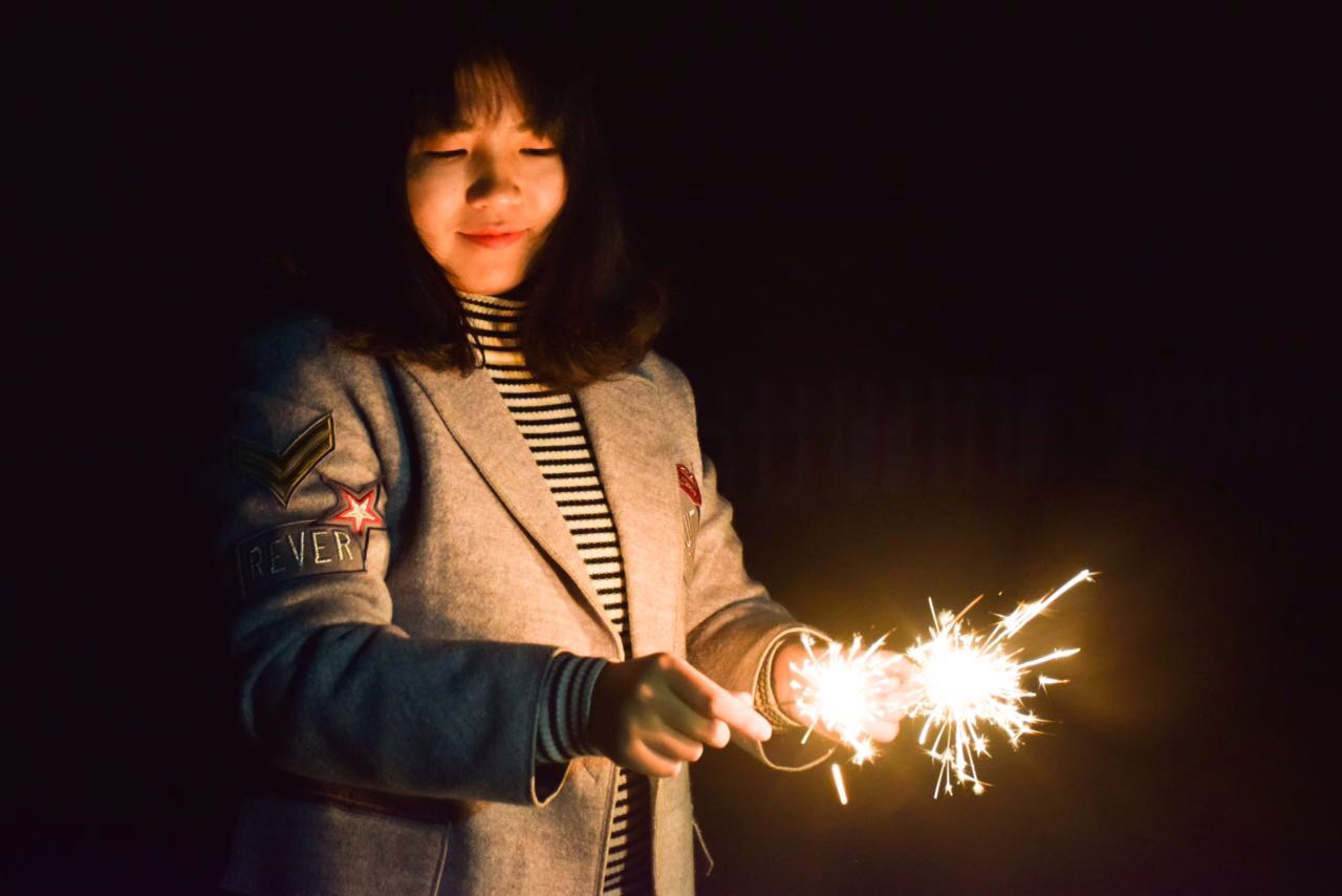 柯佳琪,Jessica 坚持写日记,未来三年的大学生活我计划每年都要出去旅行 并且利用在大学期间的空闲时间做兼职以及积累工作经验