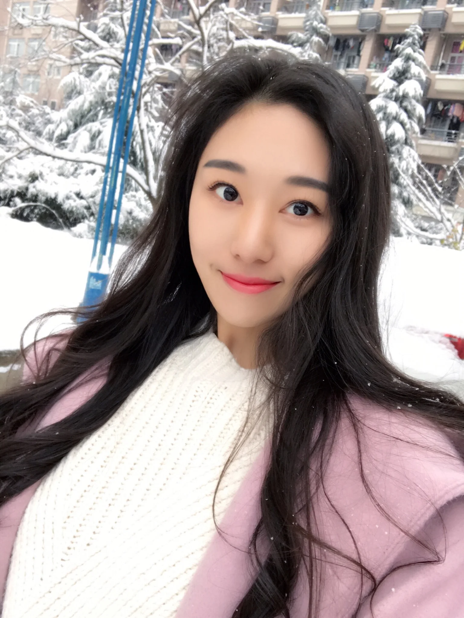 邱雅茜 我叫邱雅茜 身高178是一名在校大学生 喜欢潜水 登山 滑雪 也喜欢环游世界 balabala