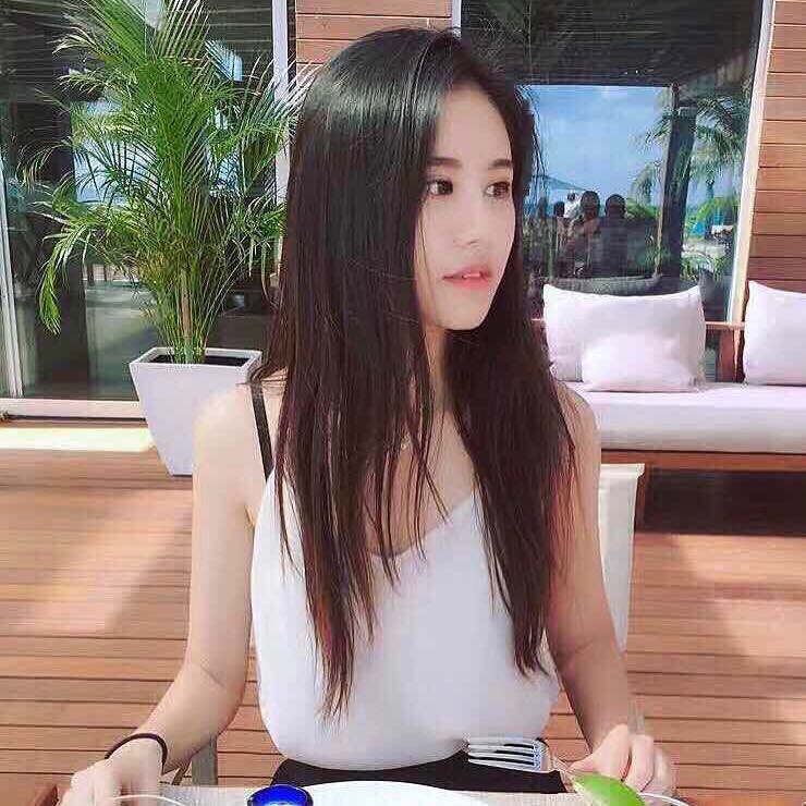 吉光羽 | 新媒体总监 毕业于美国加州大学圣地亚哥分校。曾于上海东方卫视担任才艺导演,主策节目:花样姐姐,妈妈咪呀,天籁之战等。擅长审美把控,新媒体市场营销。曾在纽交所上市金融企业工作,熟悉企业融资、基金架构、IPO上市等金融专业知识。