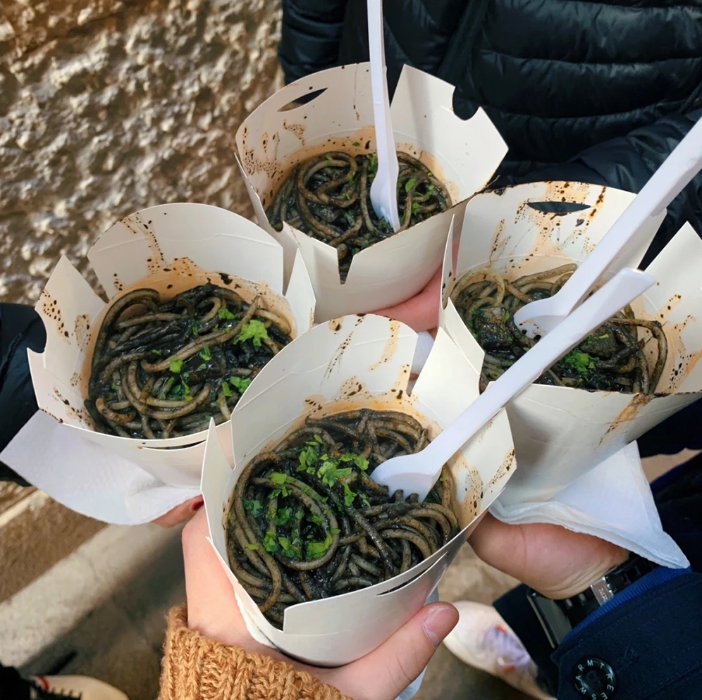威尼斯必吃,墨鱼味道非常浓郁,还有非常多墨鱼肉。