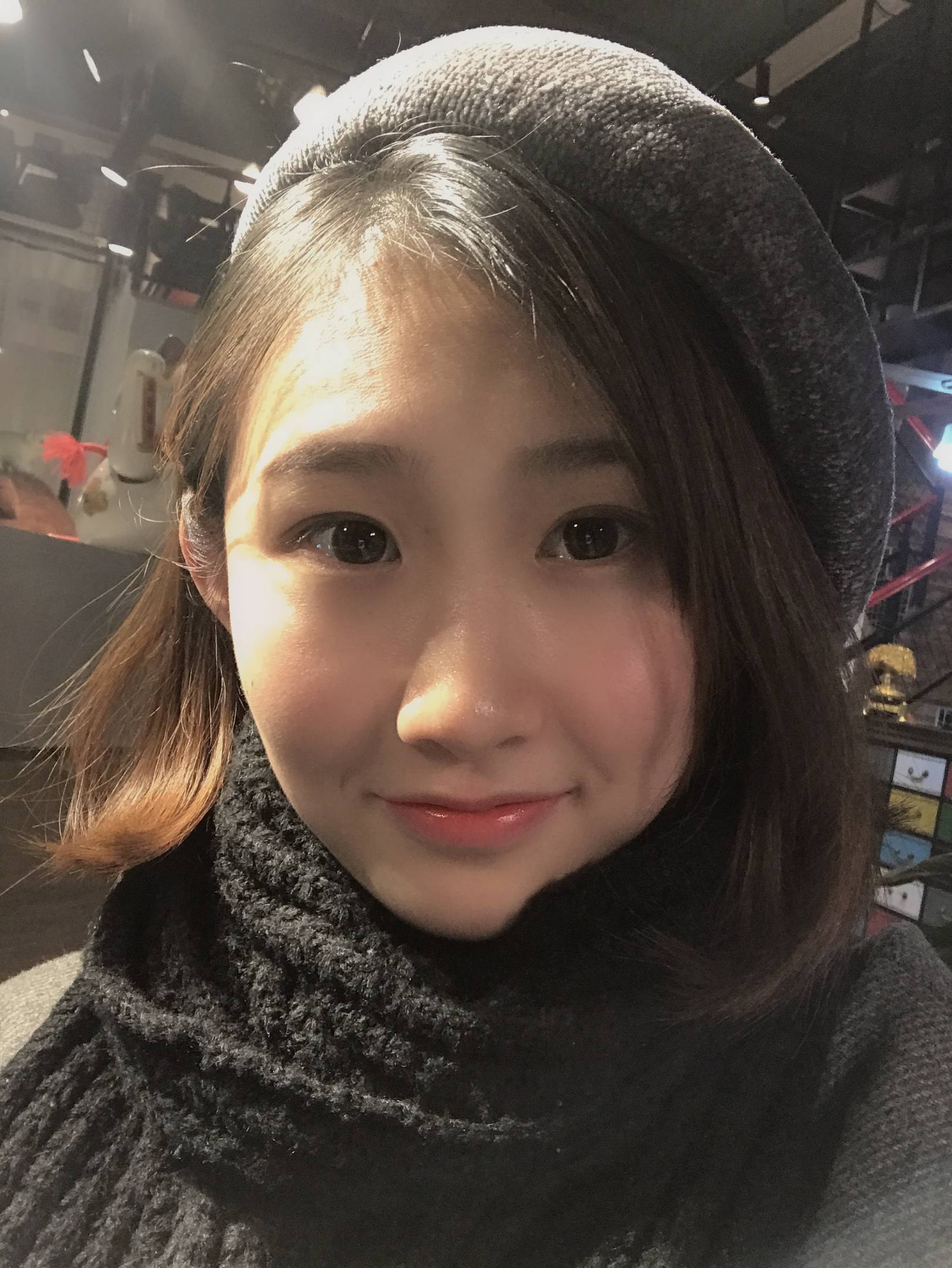 杭州 喜爱摄影和油画 最爱马蒂斯有空会坐下来画画和听音乐。更多时候看着鱼听音乐坐下来一个下午就已经过去,定期下厨 养生 爱吃英式早餐 名副其实泡脚女孩,生活比较无趣 期待有意思的人。 喜欢的类型:对颜值没有要求 看起来舒服就好,气质要干净 身材匀称,个子略高,性格非常重要 开朗 大方 不拘谨,性格相投最重要。