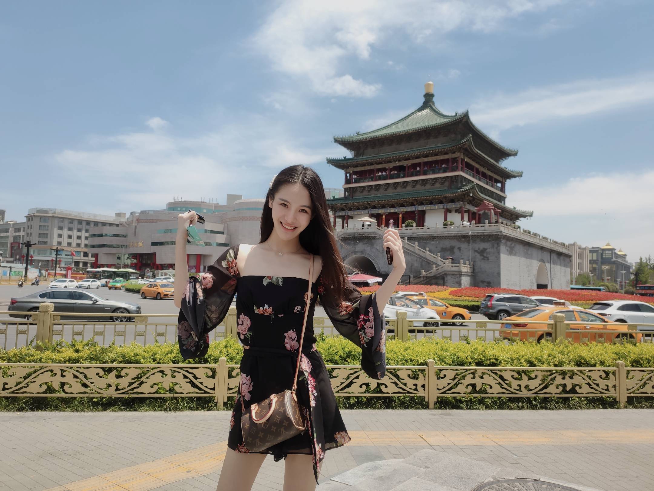 上海 毕业于复旦 内向 不喜欢参加社交活动的不喜欢去人多的地方 喜欢跑步喜欢猫喜欢睡觉喜欢看书和旅游 喜欢的类型:喜欢猫 喜欢跑步 游泳 喜欢温柔有礼貌的男生