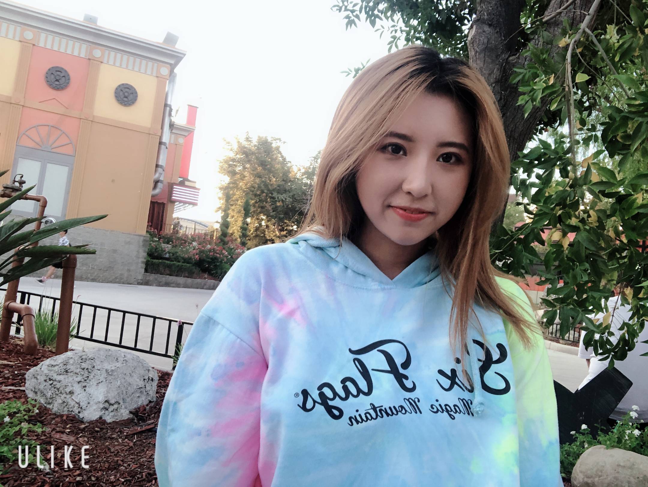 洛杉矶 自称自己北美半仙,ahhhh 喜欢的类型:理想型 emmmm 随缘就好吧