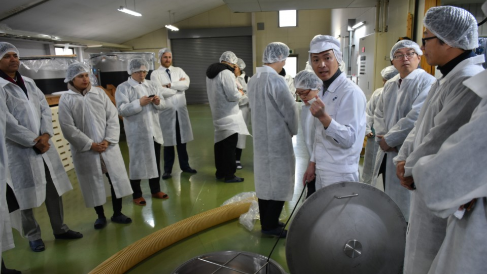 Foreign diplomats experience sake making in Japan in Olympics year