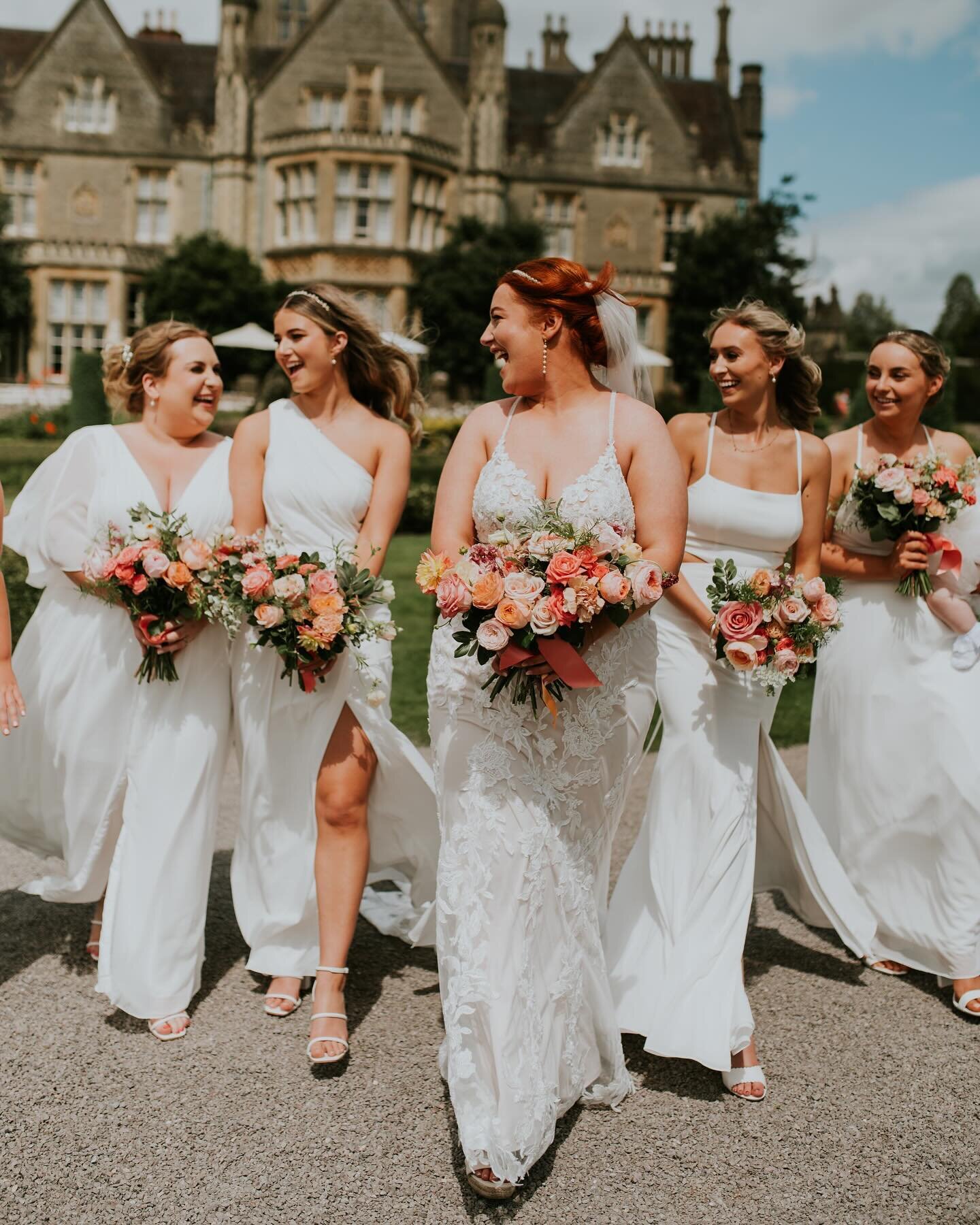 W H I T E  W E D D I N G 🤍
.
Maids in white? Absolutely here for it. Big time 🤍🤍🤍
,
Kayleigh &amp; crew looking super freeeeeessshhhh 🤍🤍🤍
.
Shot by talented, wonderful @marywtphoto 🤍🤍🤍
Oh! And the flowers&hellip;.a gelato &amp; sorbet dream