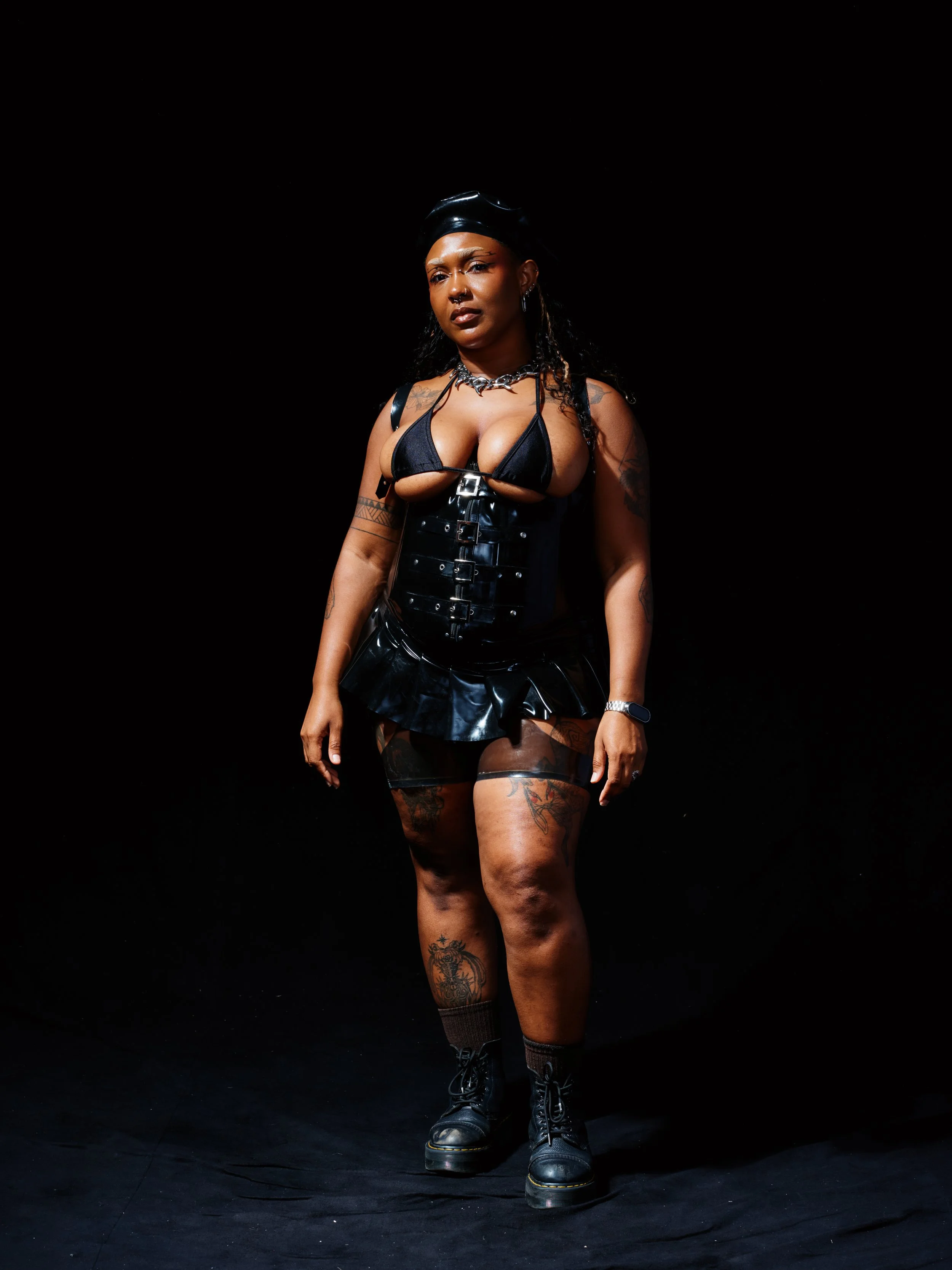 Shot 27 - Vee (Electra Papi)_003.jpg