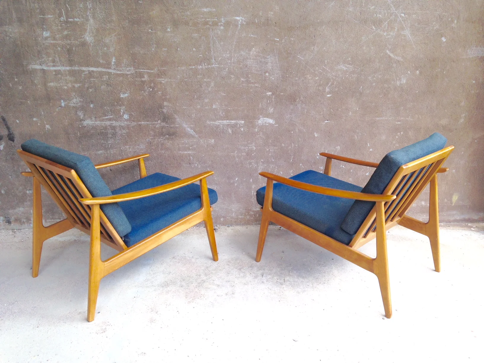 Paire de fauteuils scandinaves