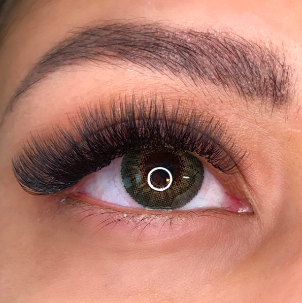 Mega Volume / Russian Volume Eyelash Extensions