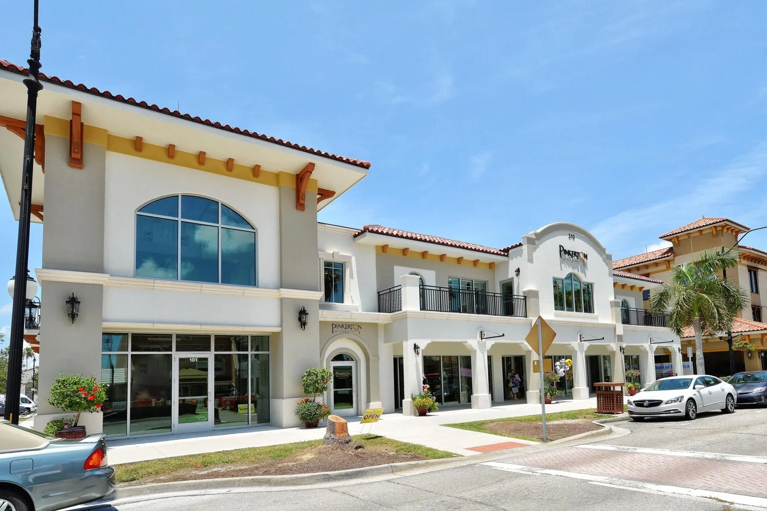 310-West-Venice-Ave-101.jpg
