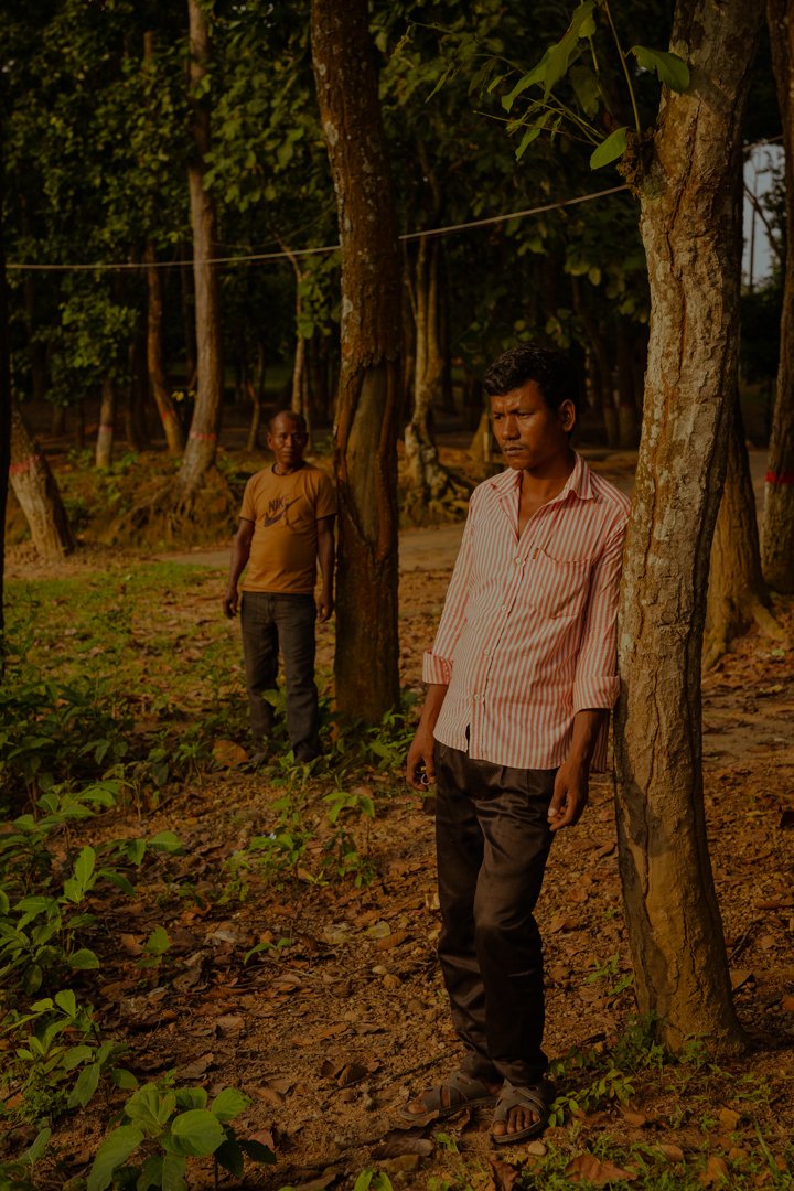  Pilson Rema, farmer and Imran Koch, driver are part of the Elephant Response Team of Gajni. They are trained to stop an elephant raid without causing any injury to the animals. Afterwards other Elephant Response Teams from nearby villages are inform