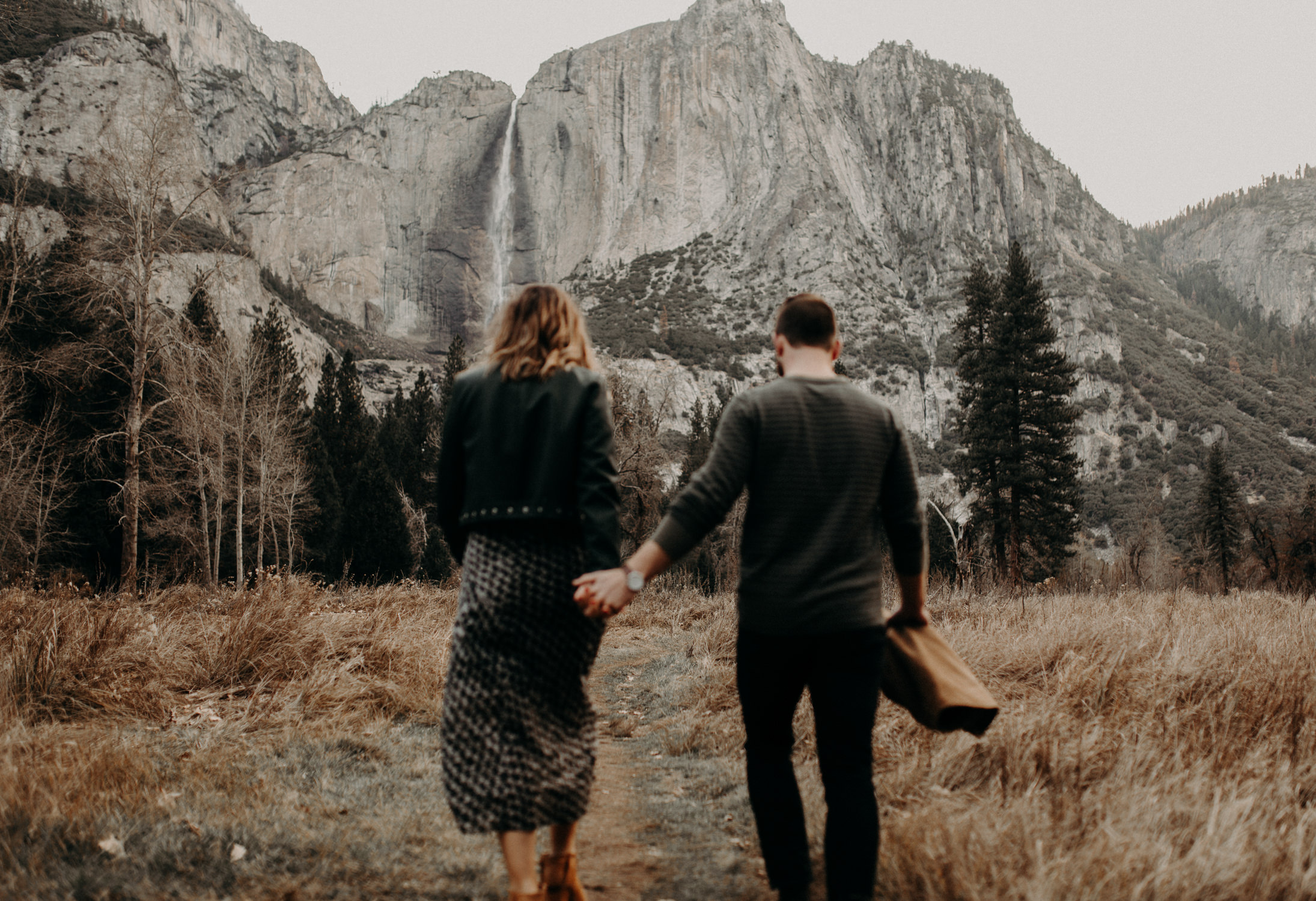 couple-engagement-yosemite-california_0018.jpg