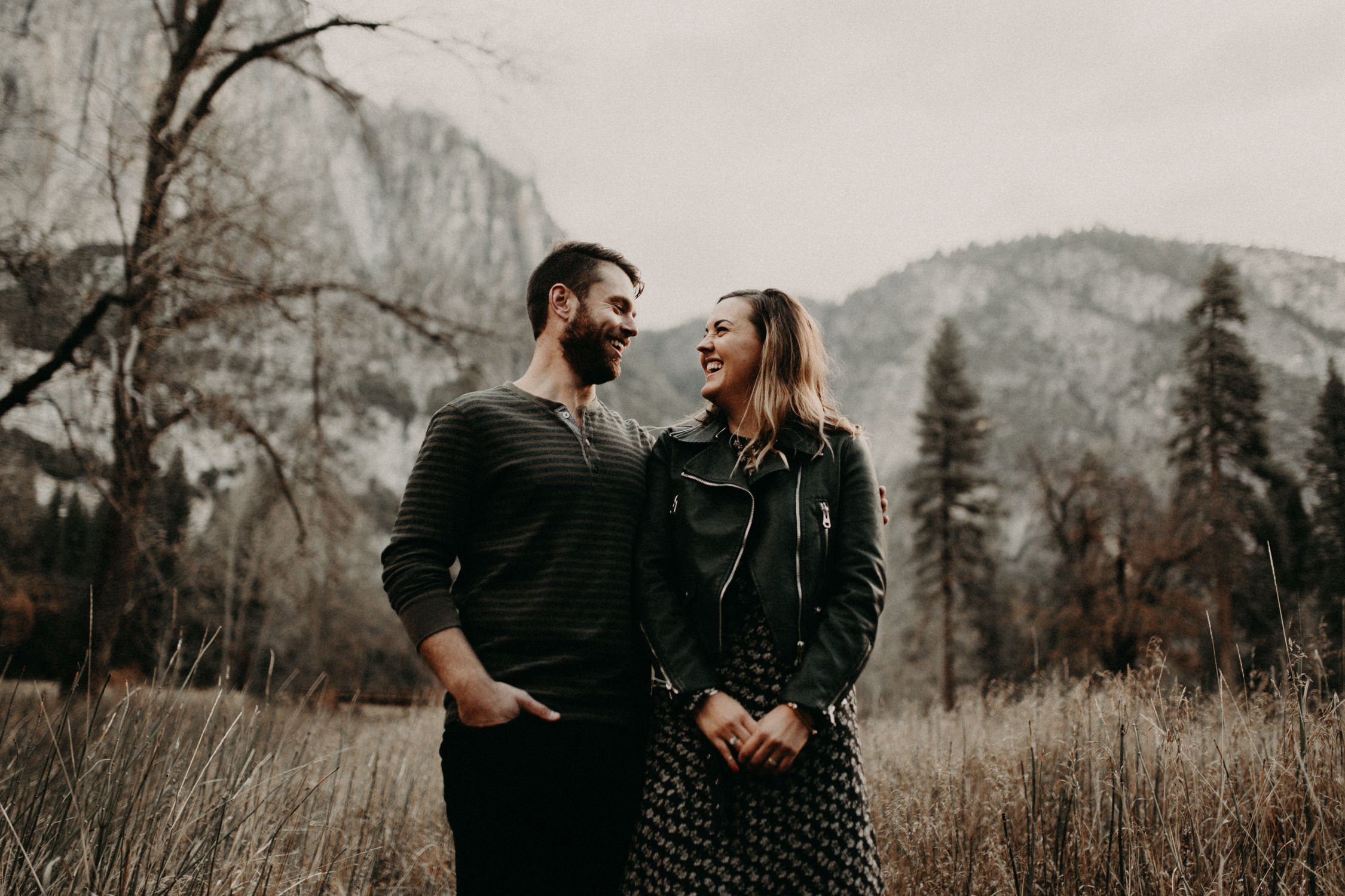 couple-engagement-yosemite-california_0033.jpg