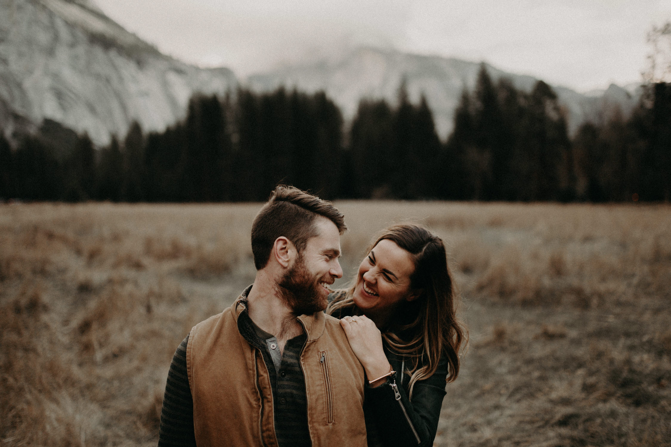 couple-engagement-yosemite-california_0035.jpg