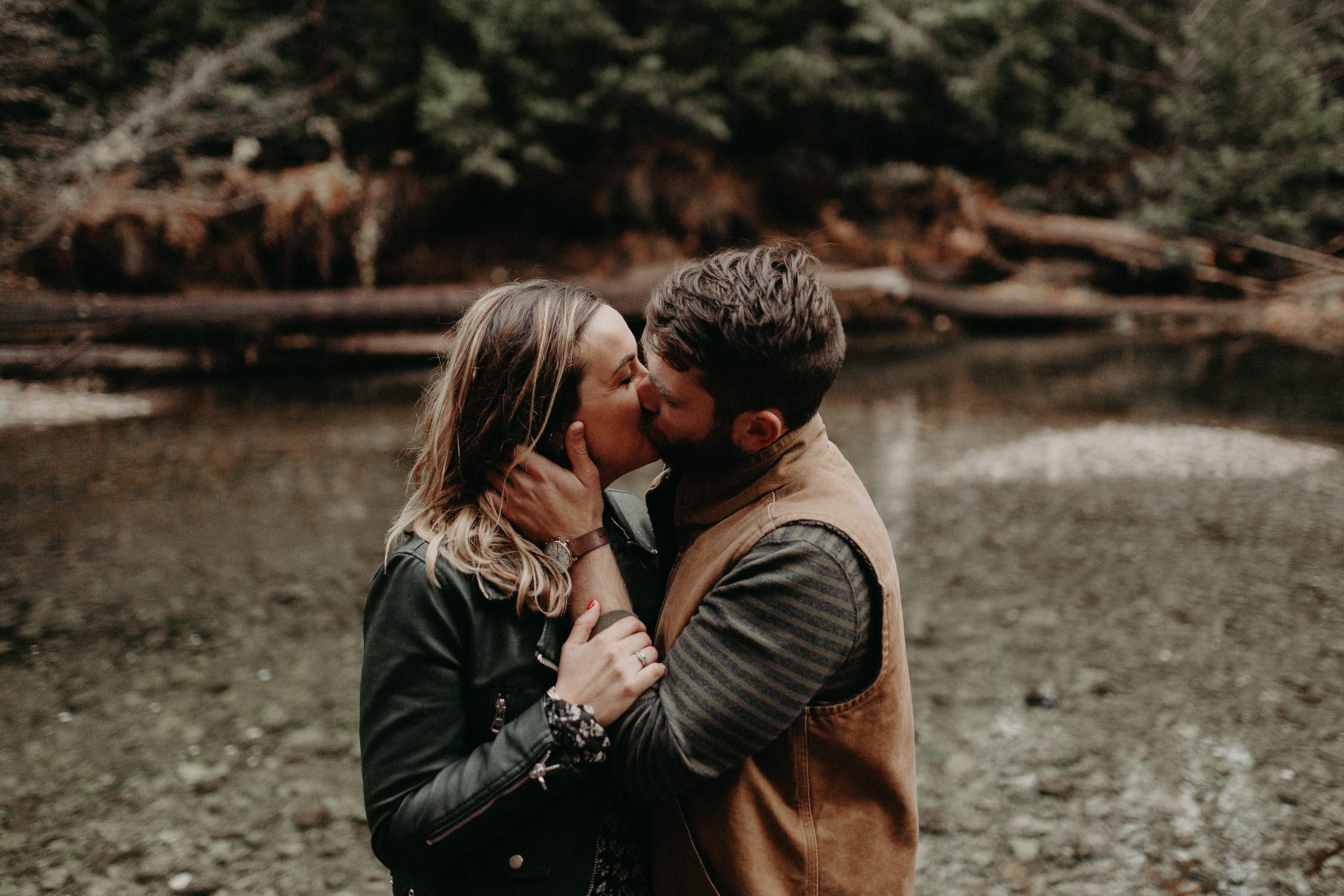 couple-engagement-yosemite-california_0042.jpg