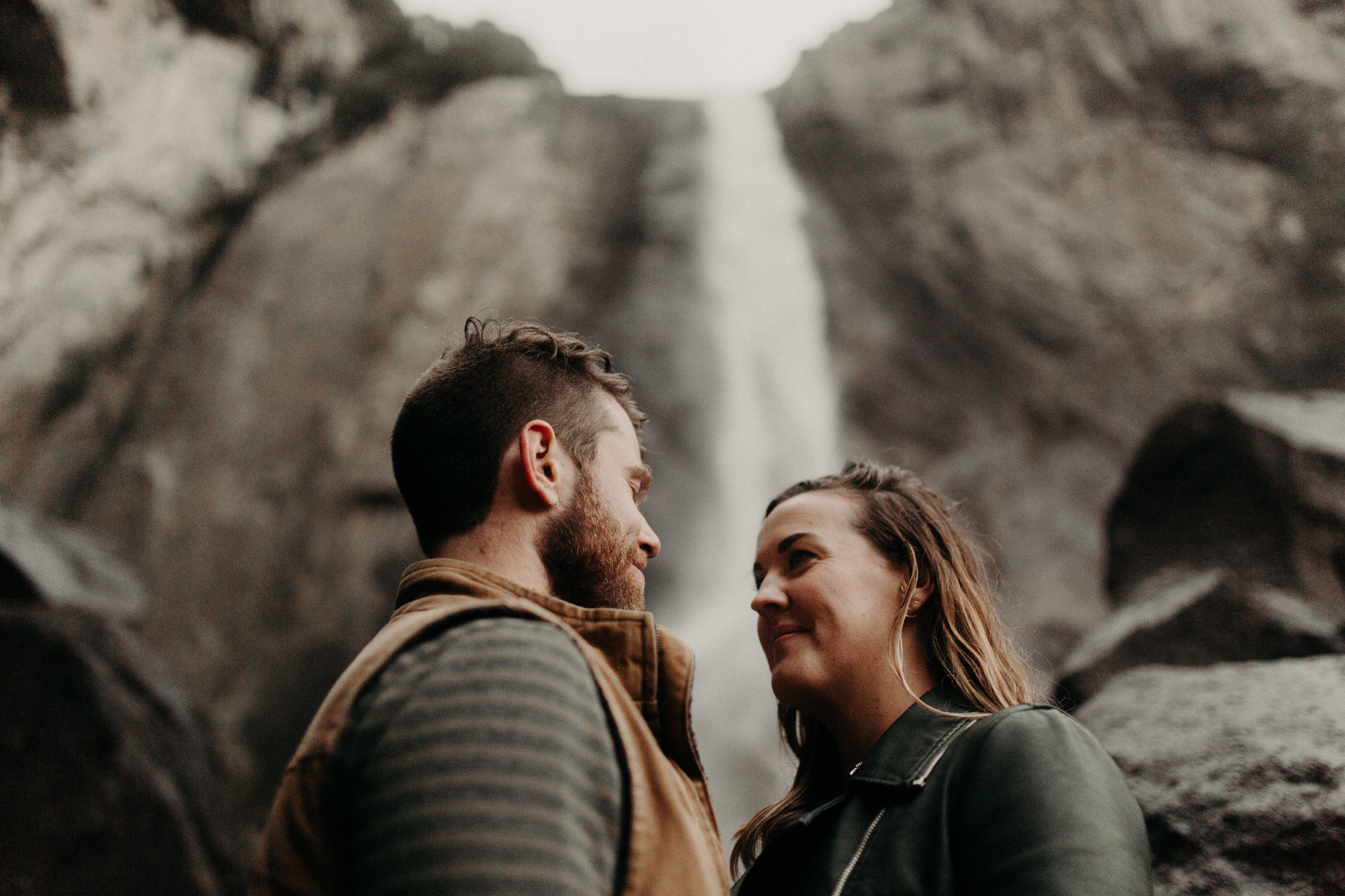 couple-engagement-yosemite-california_0063.jpg