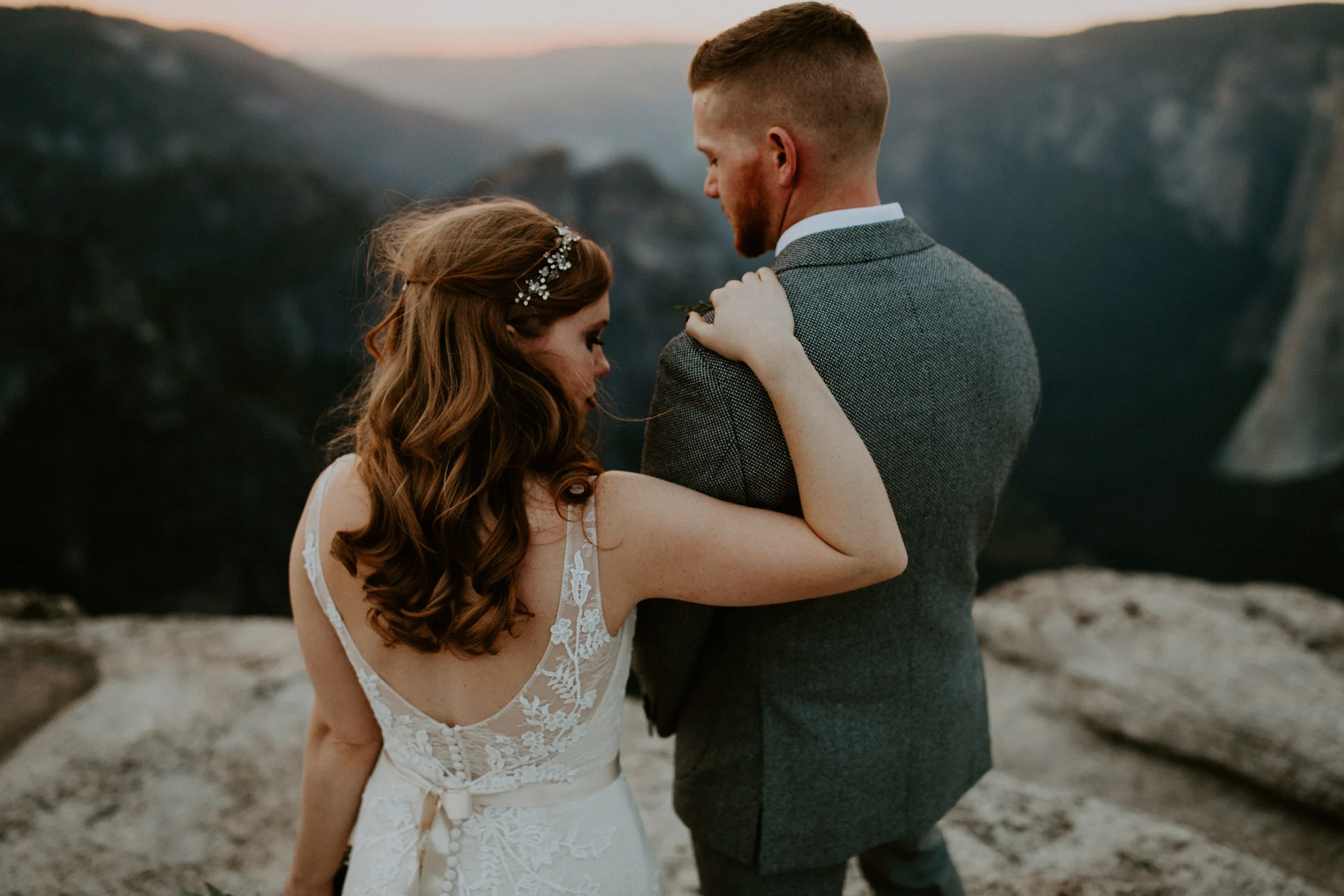 couple-elopement-yosemite-california_0096.jpg