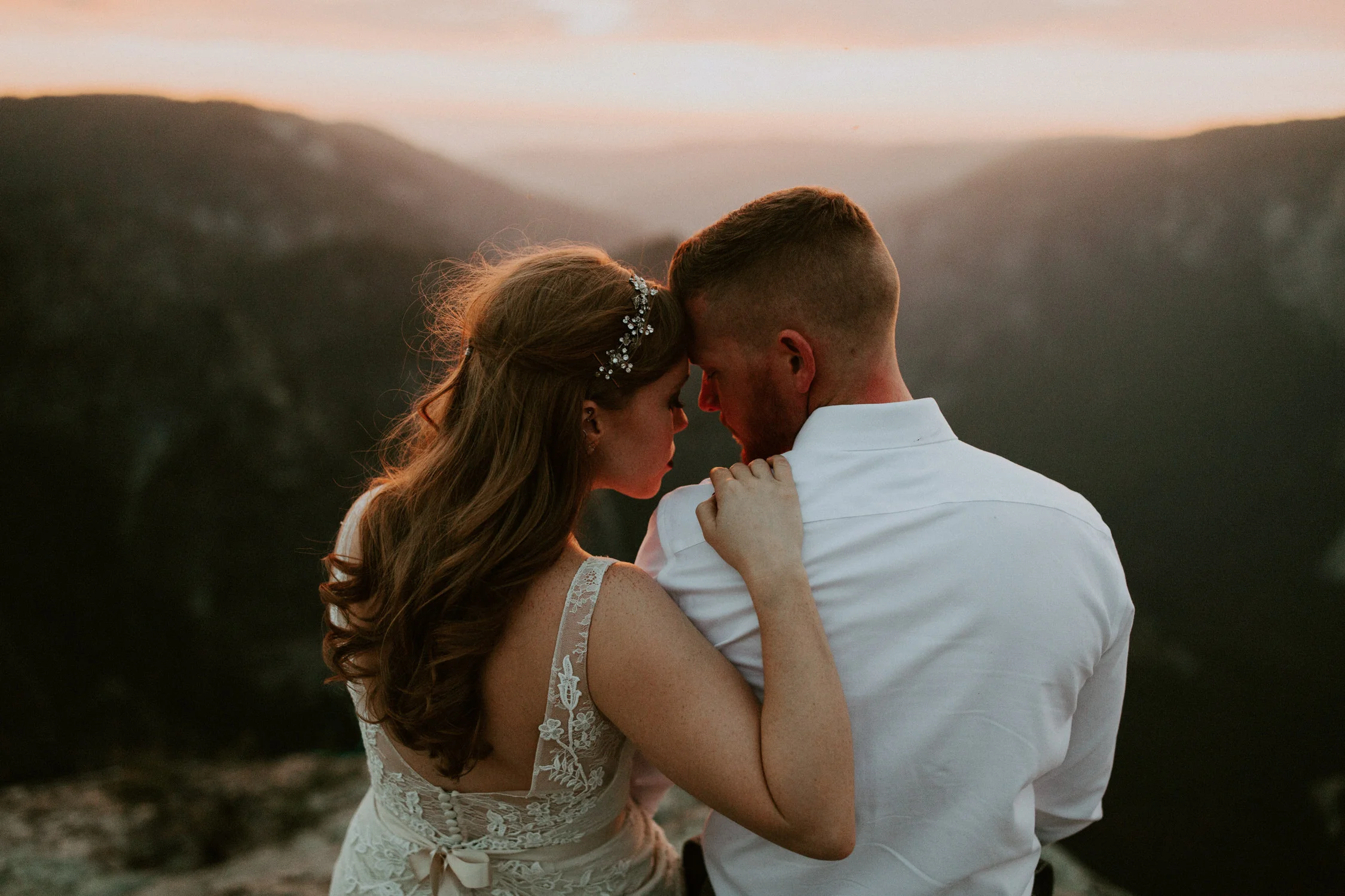 couple-elopement-yosemite-california_0123.jpg