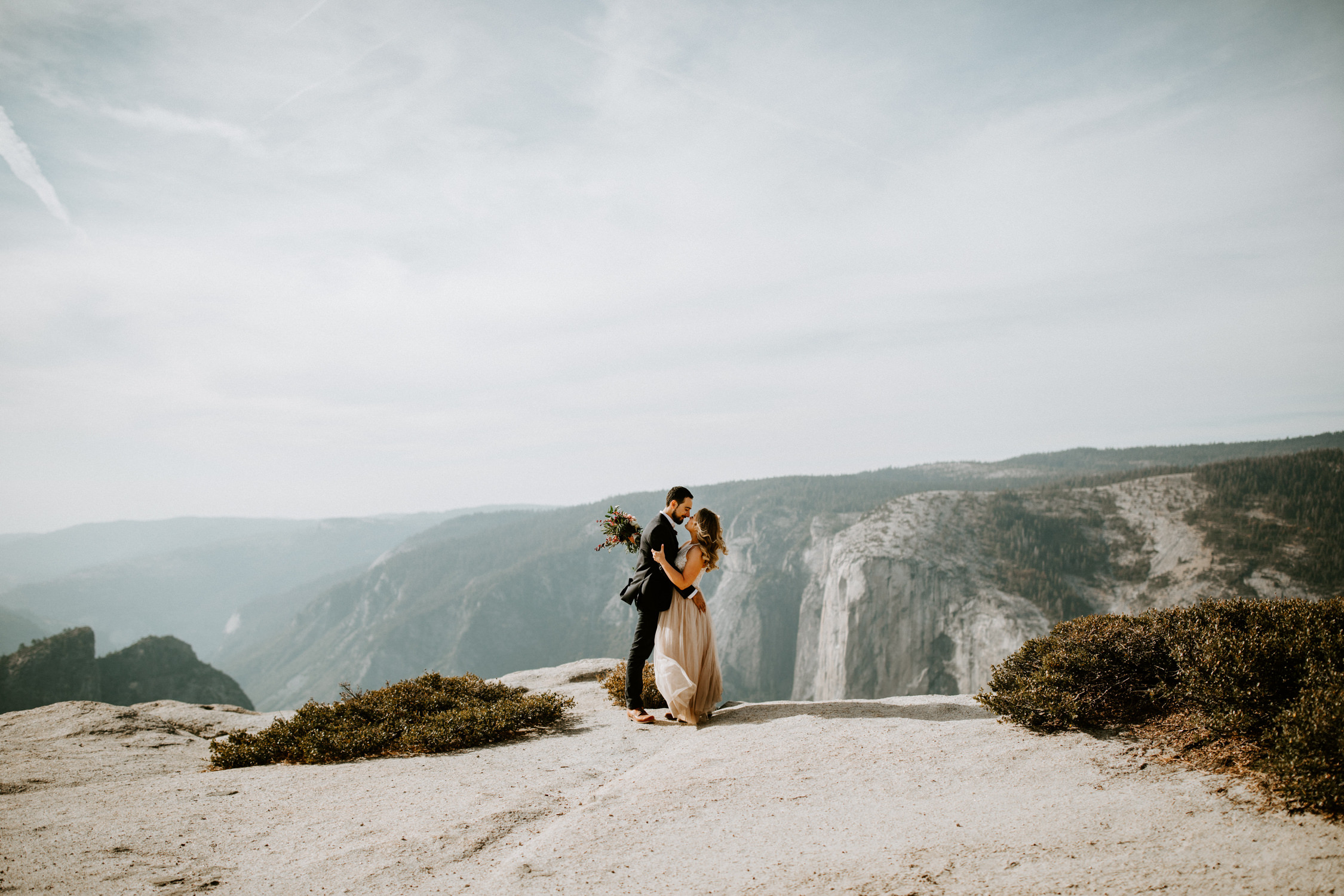 couple-elopement-yosemite-california_0024.jpg