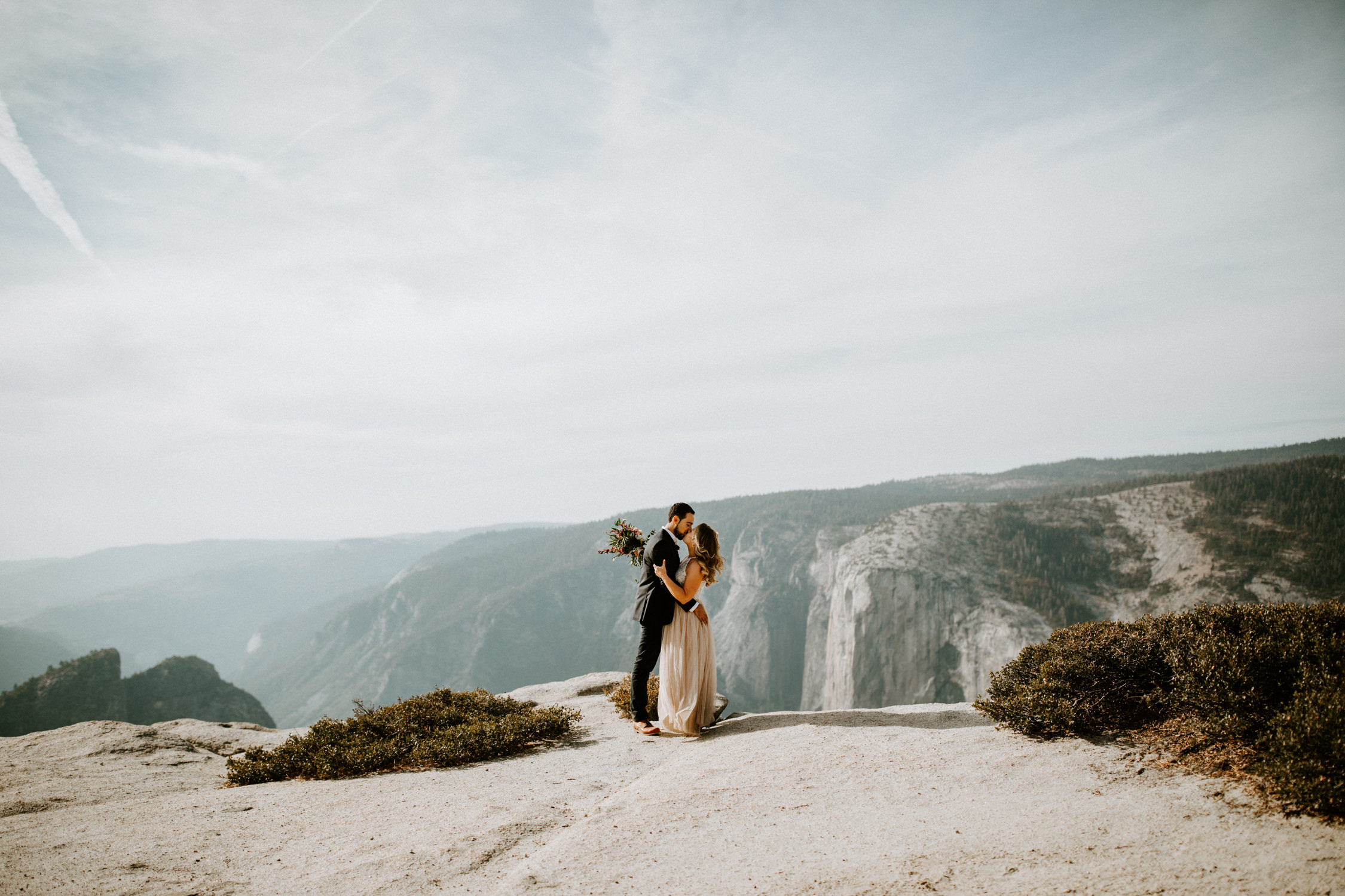 couple-elopement-yosemite-california_0025.jpg