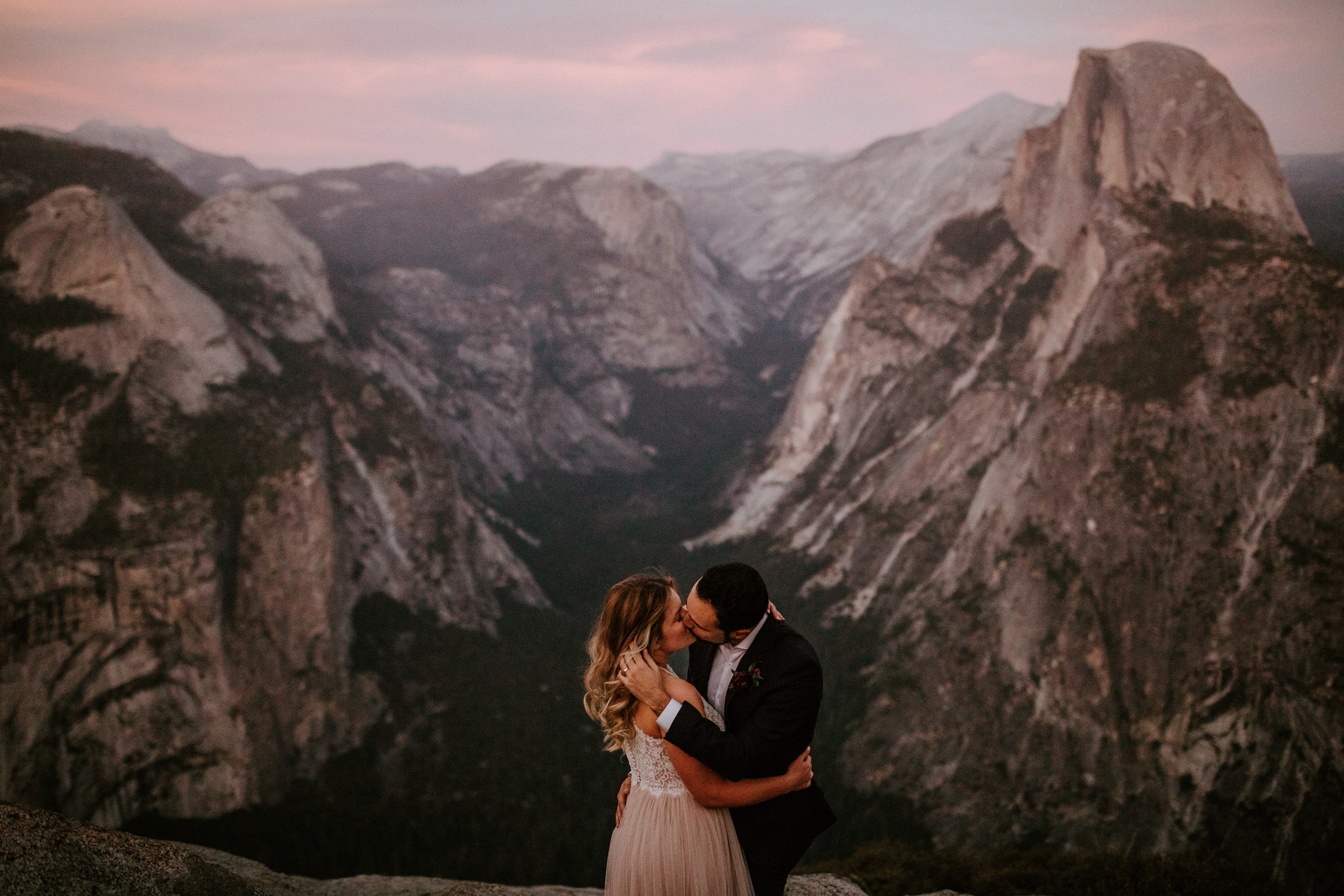 couple-elopement-yosemite-california_0098.jpg