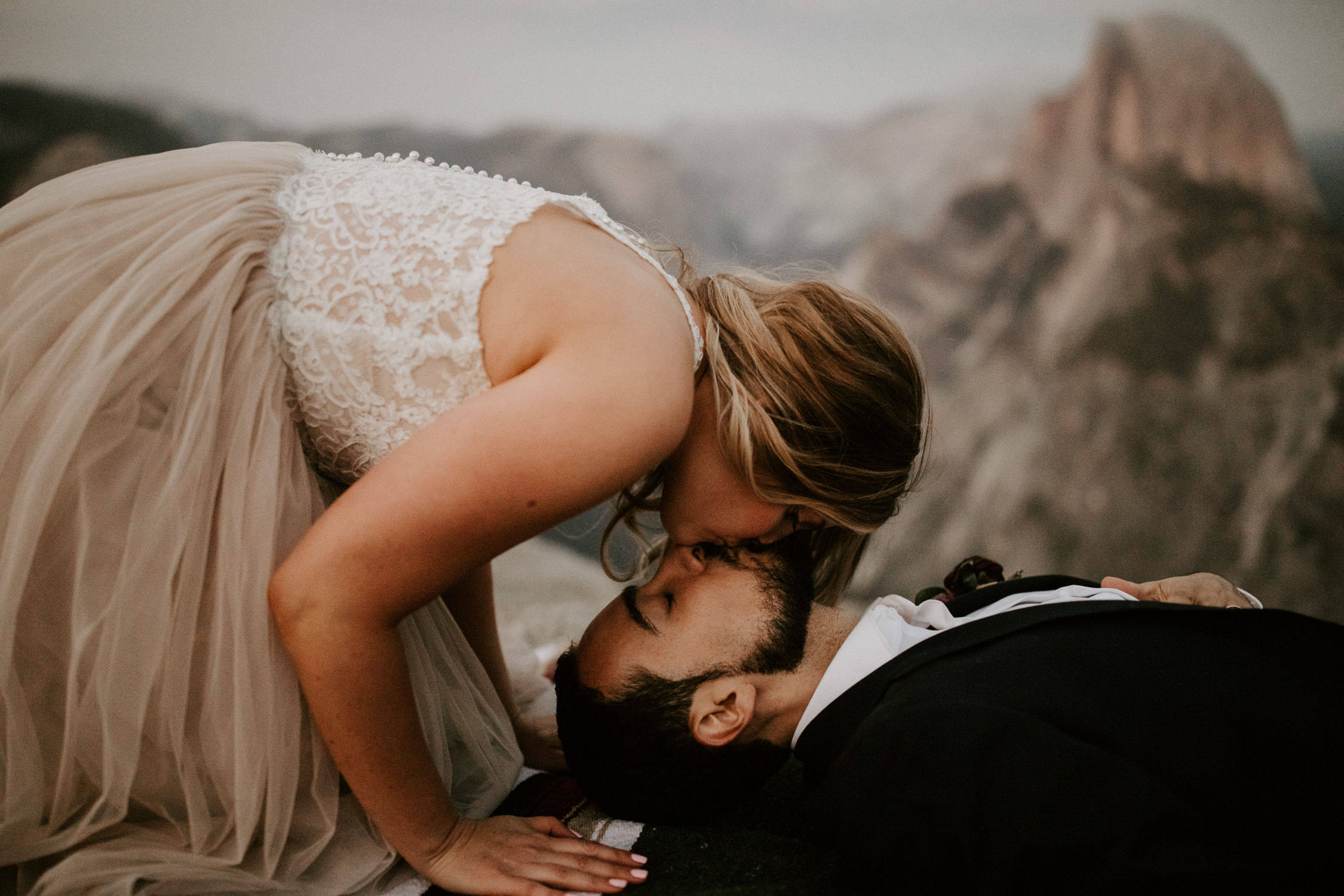 couple-elopement-yosemite-california_0105.jpg