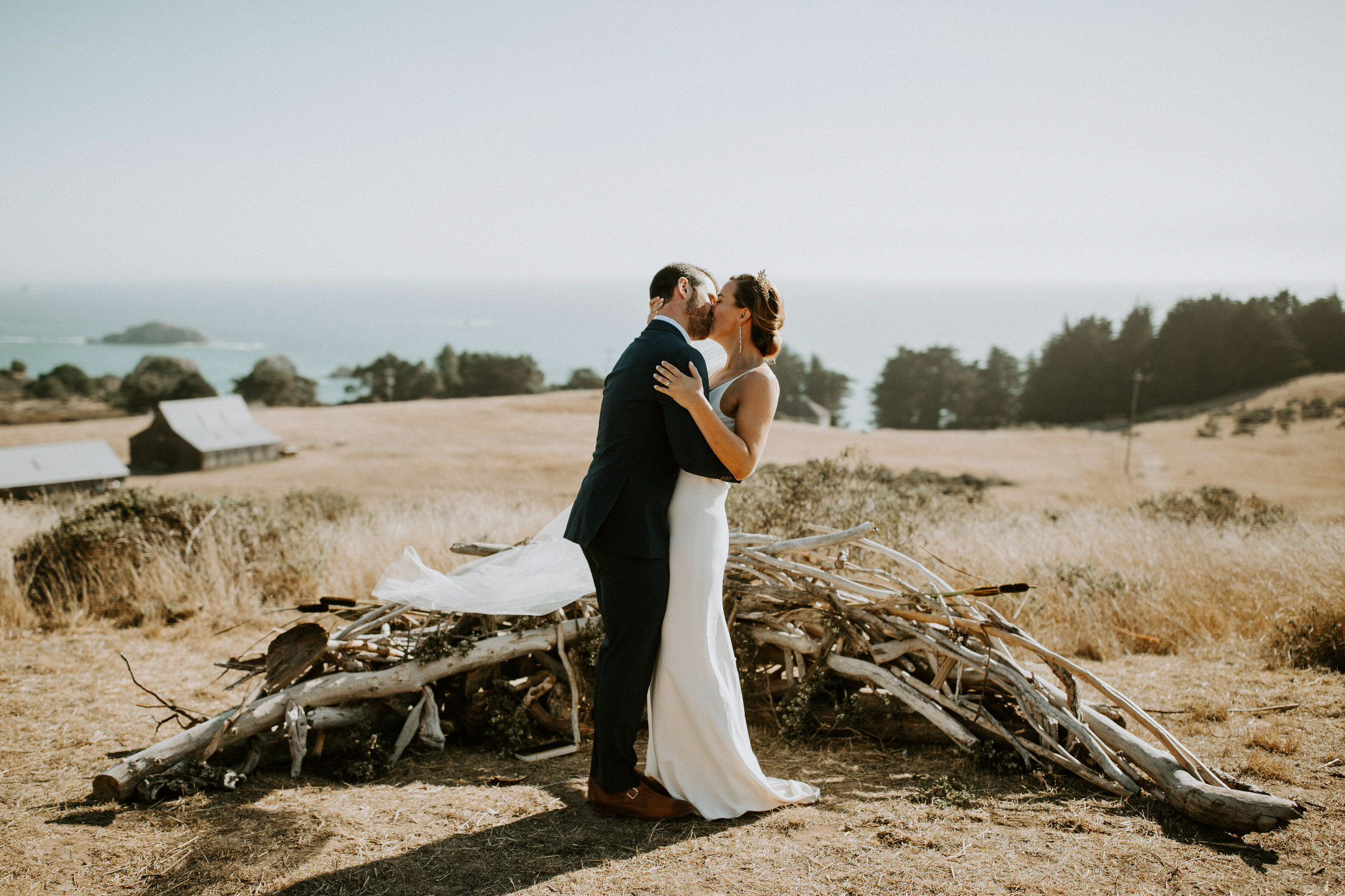 couple-intimate-coastal-wedding-elk-california-130.jpg