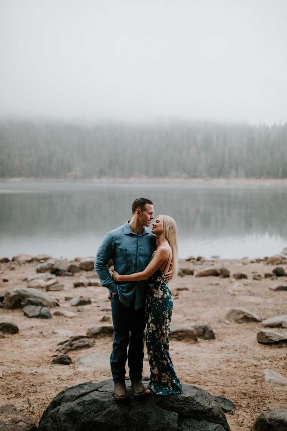 couple-intimate-engagement-session-northern-california-56.jpg