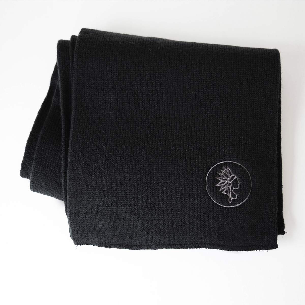 scarf_black_1.png