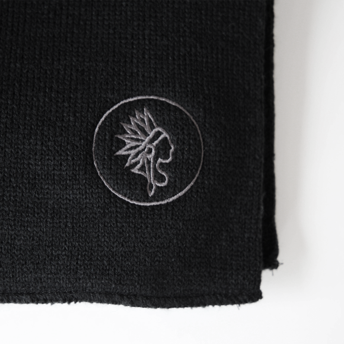 scarf_black_2.png