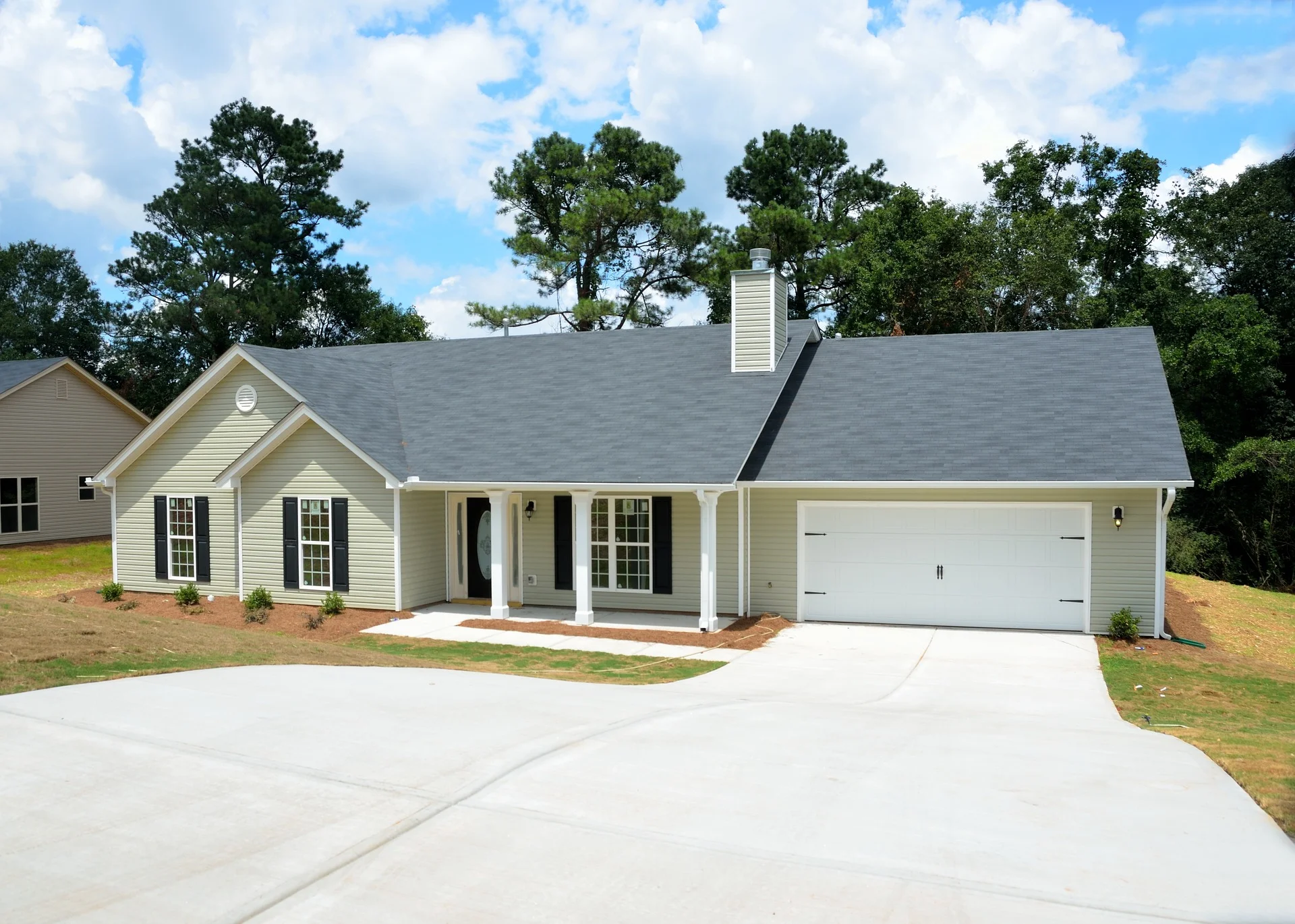 new-home-2419869_1920.jpg