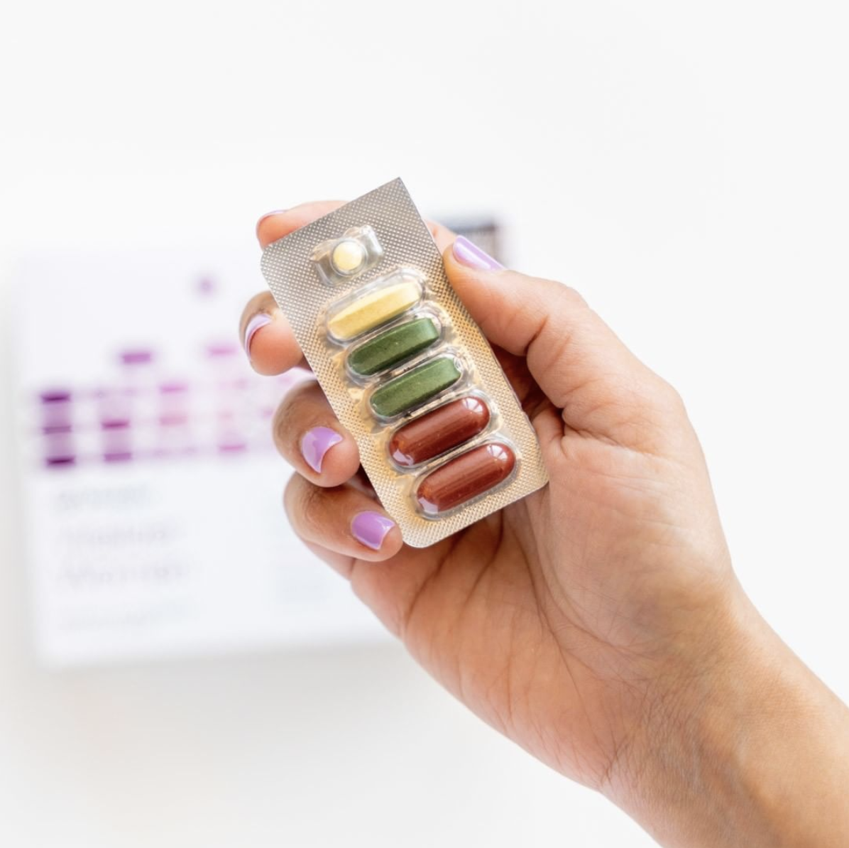 Vitalizer Women: Excellent as a prenatal/postnatal multivitamin. Vitalizer Women provides a full spectrum of nutritional support, including 800 mcg of folic acid, 200 mcg of iodine, and 18 mg of iron.