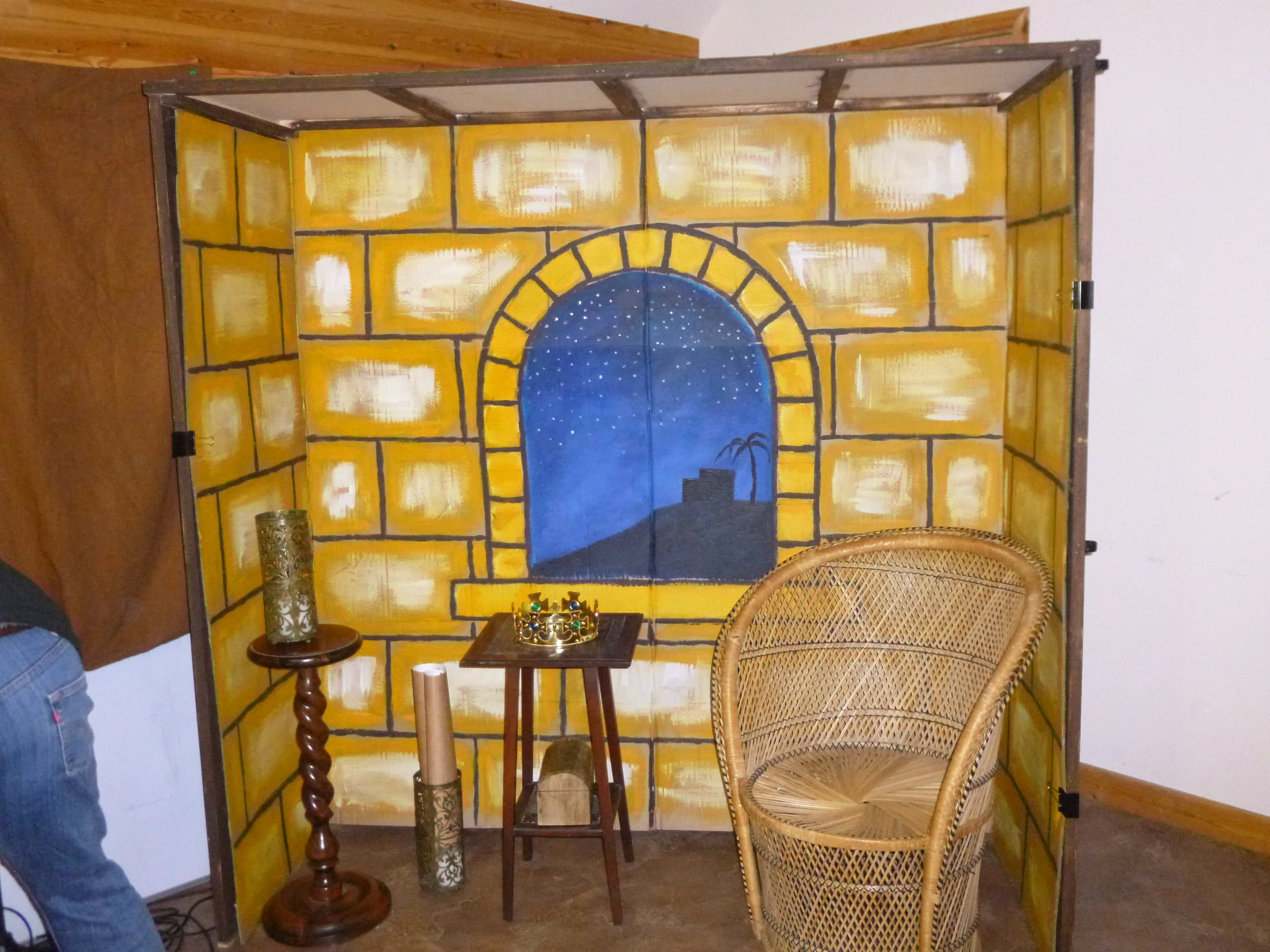  The shack again but this time as a backdrop for the ‘Wiseman’s  Story’ at Christmastime. See ‘The Wisman’s Story’ in Individual Bible chats under Christmas theme.  The shack facilitates different cardboard backings being attached.  