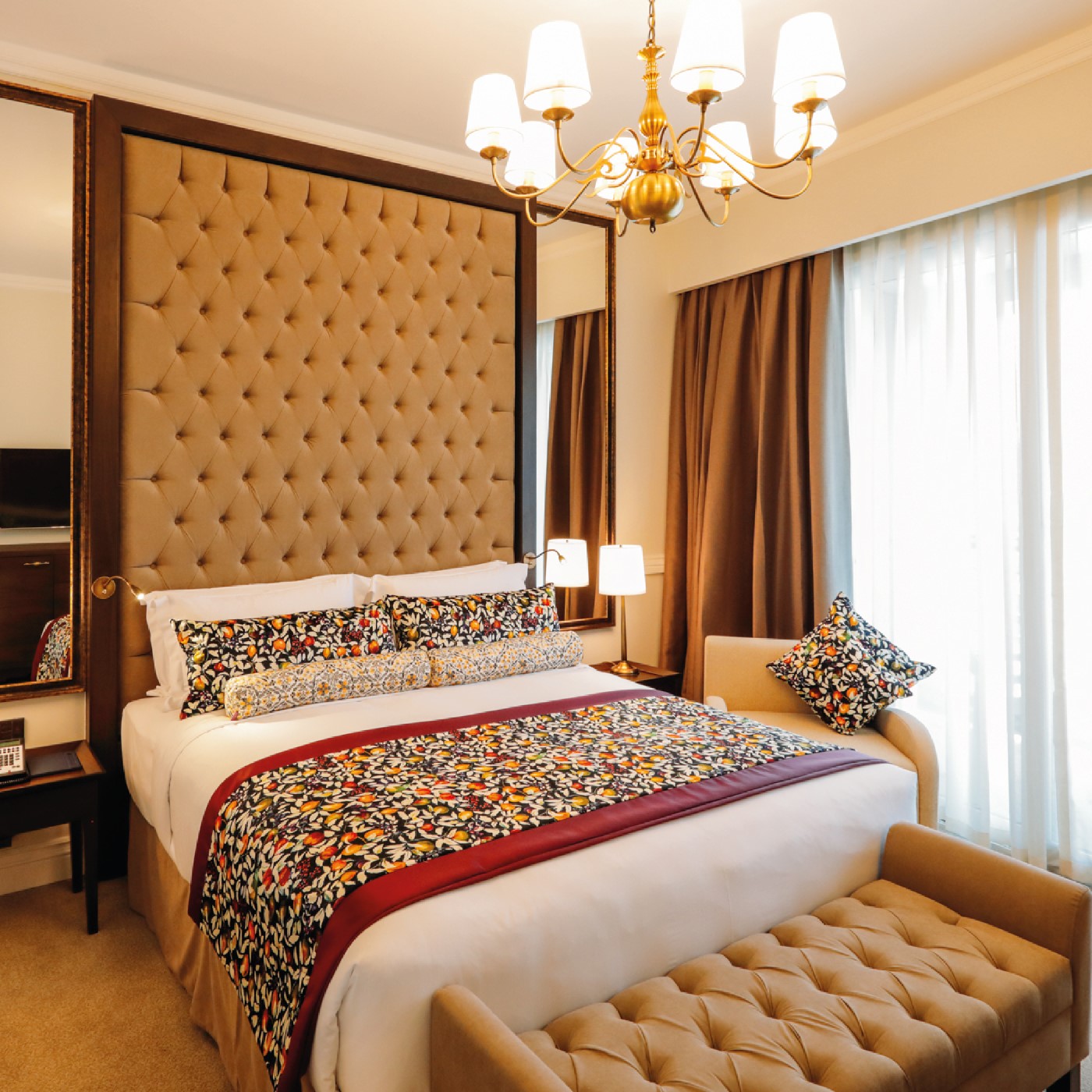 Dukes Dubai duchess get-away room bed