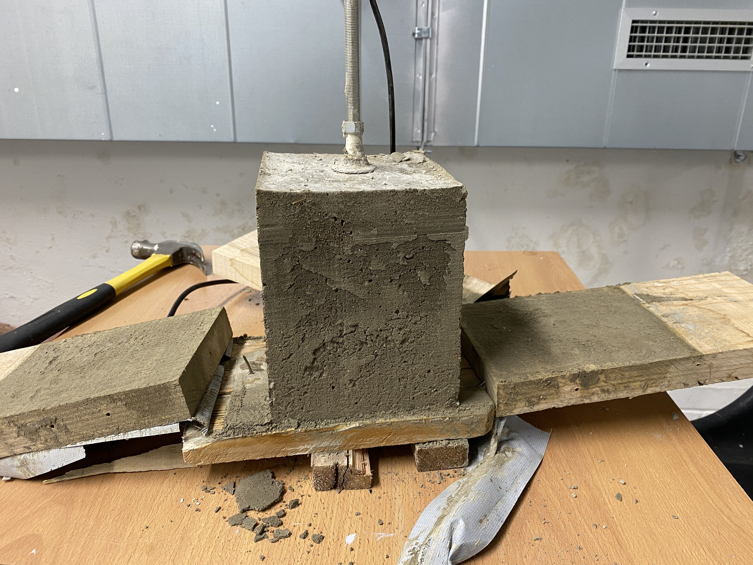 Cast mould breakdown