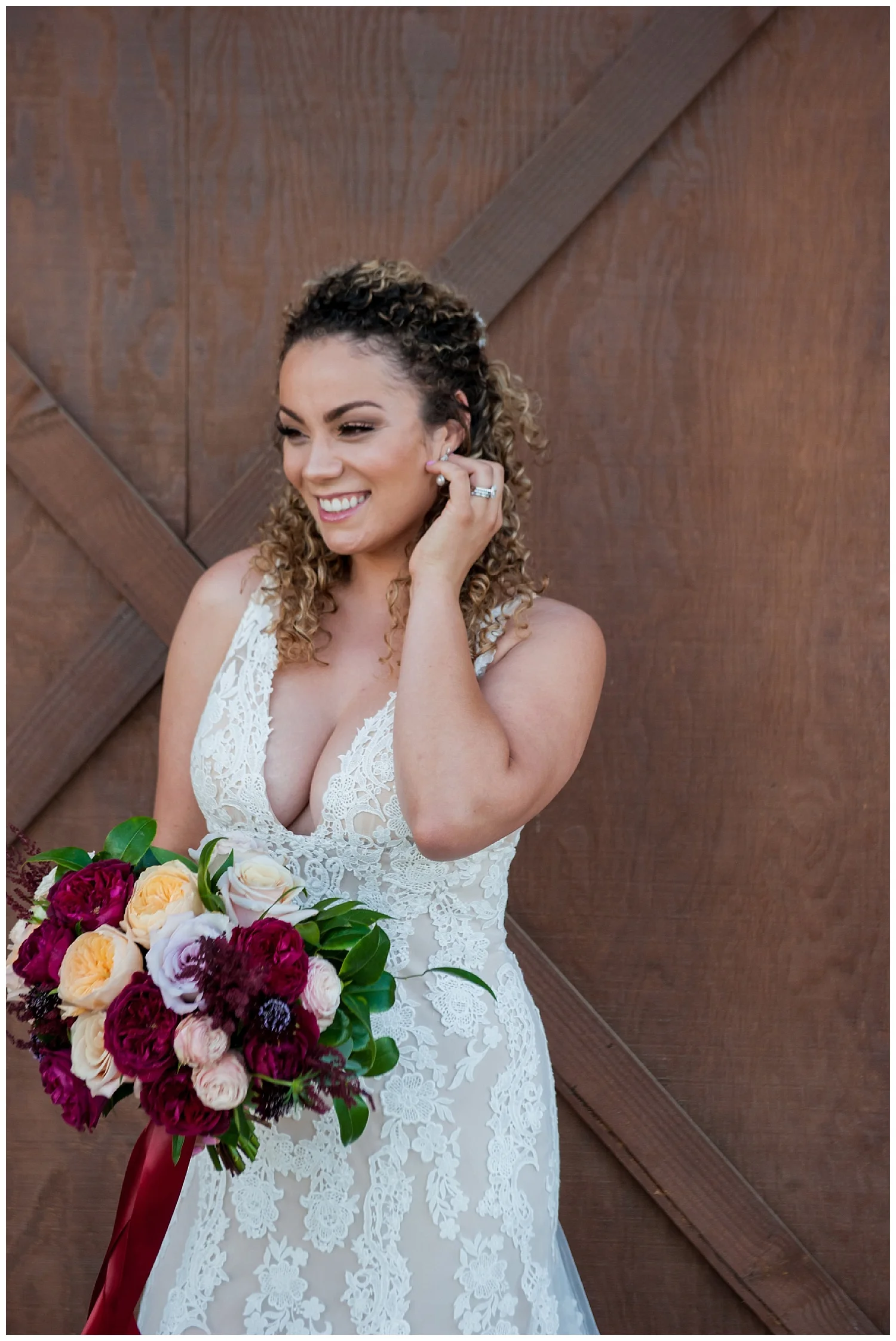 justin-alexander-lace-fitted-wedding-dress.jpg