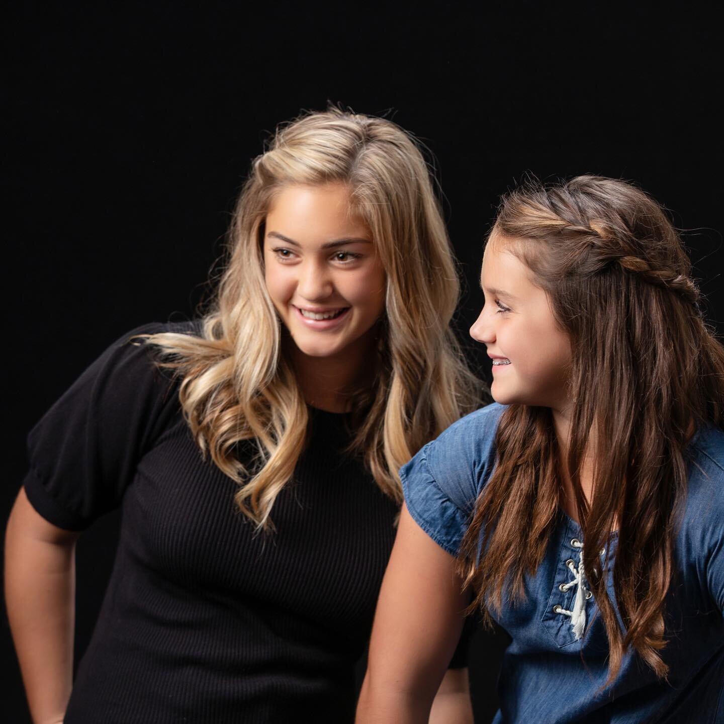 Sisters. 
🥰 
I (Kristin) am one of three girls.  Both my sisters live in Boston and so I don't see them as much as I would like.  But I love them so! 
❤️
Gina you have two beautiful daughters!  Truly, inside and out.  They were so kind, well spoken and respectful.  We know you are so proud of them!  We adore your family!
*
*
*
*
*
#gainesvillefamilyphotographer #familyportrait #studiophotography #fineartphotography #gainesvillephotographer #footstone #footstonephotography