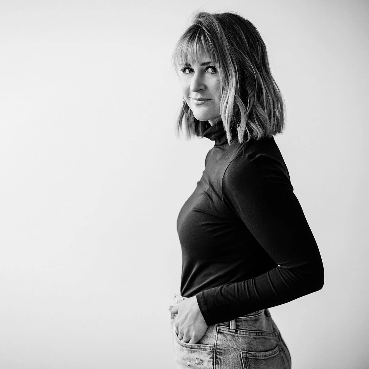 THIS girl... she's been built to change the world.  I see grace, compassion and strength in her eyes. 
*
*
*
*
*
#marketing #businessportrait #creativebusinessportrait #marketingshoot #marketingportrait #creativeheadshot #businesswoman #womeninbusiness #gainesvillephotographer #photographeringainesvillefl #commercialphotographeringainesville