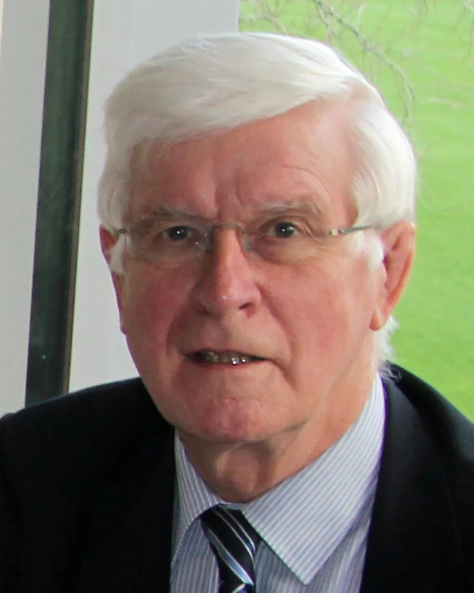 Robert McIlhagger (President)