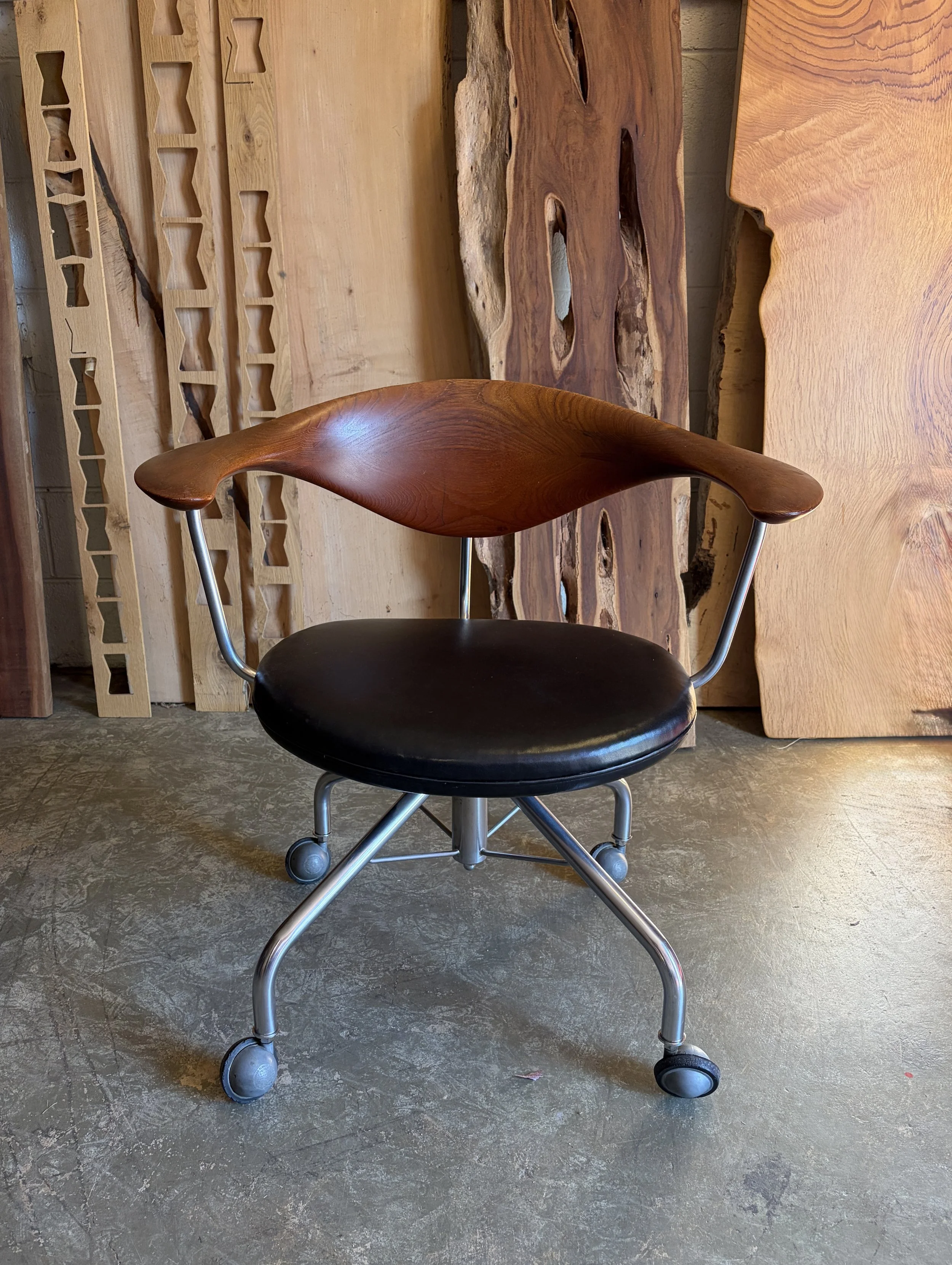 Repaired - original Hans Wegner JH502