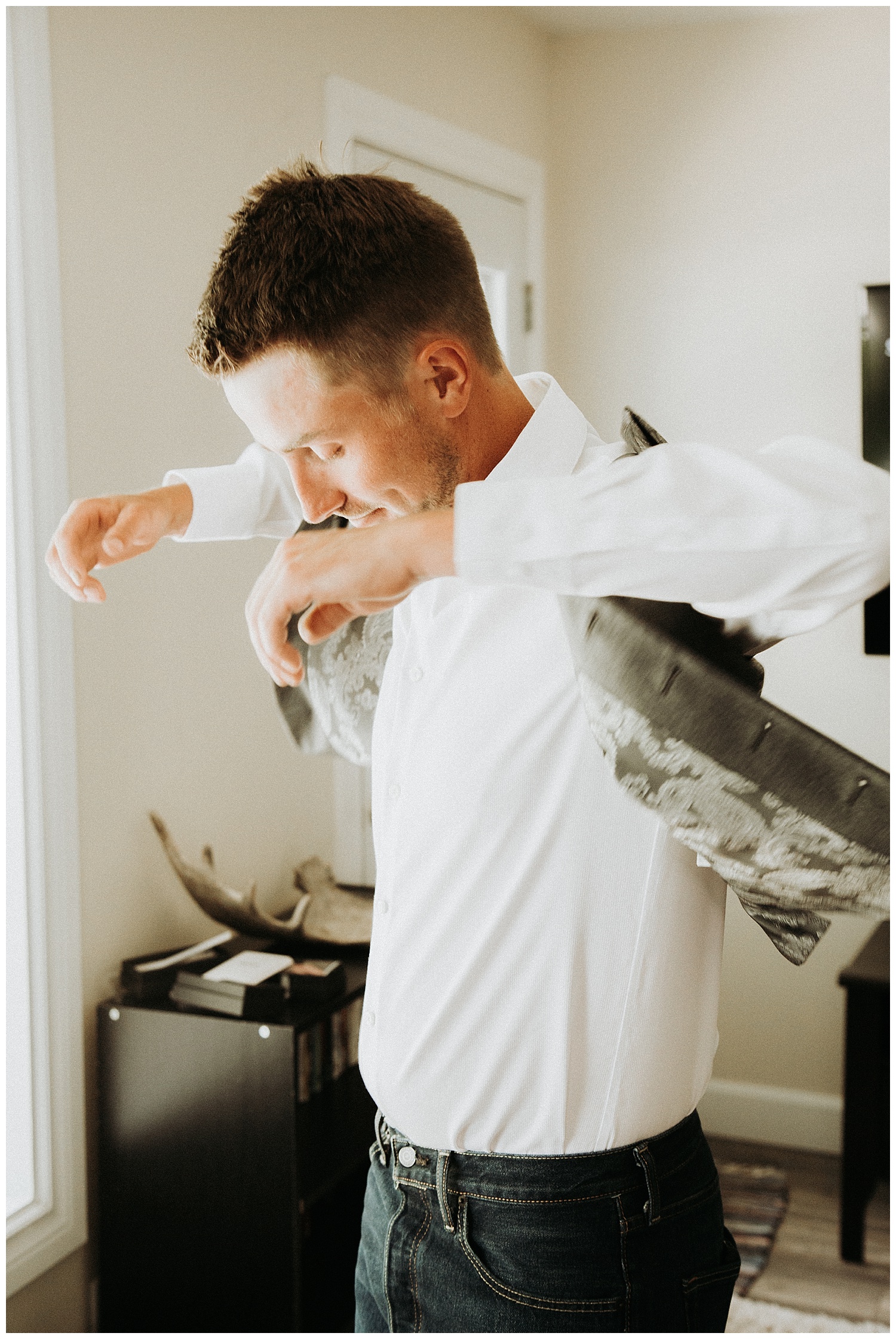 Groomsmen Getting Ready | Holly McMurter Photographs