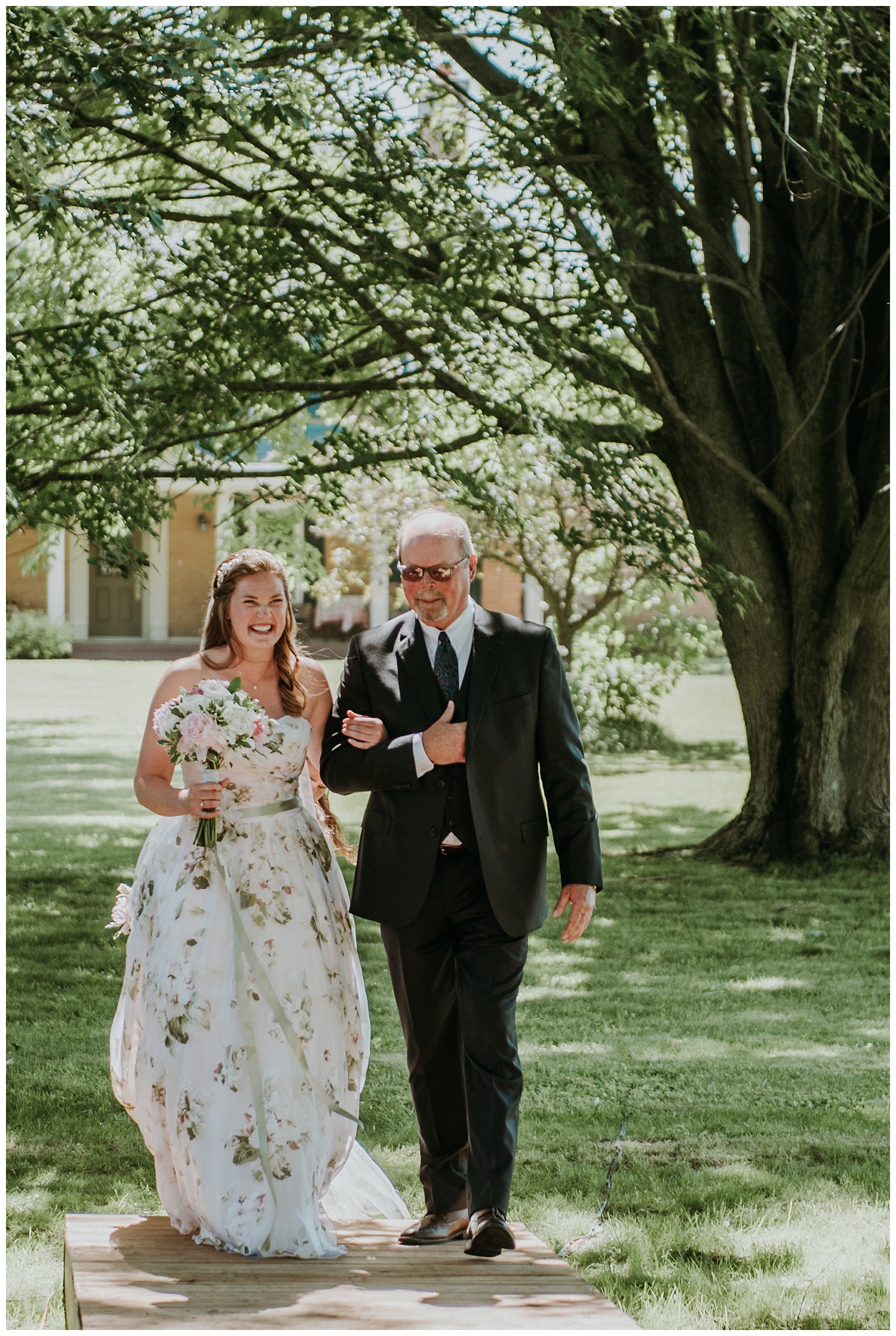 Front Yard Ceremony in Trenton, Ontario | Holly McMurter Photographs