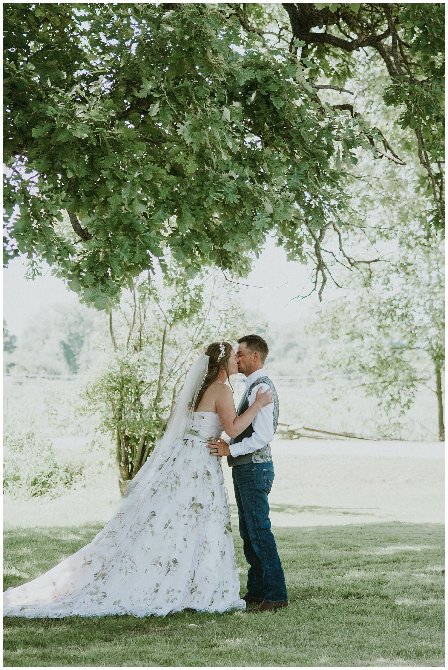 Front Yard Ceremony in Trenton, Ontario | Holly McMurter Photographs