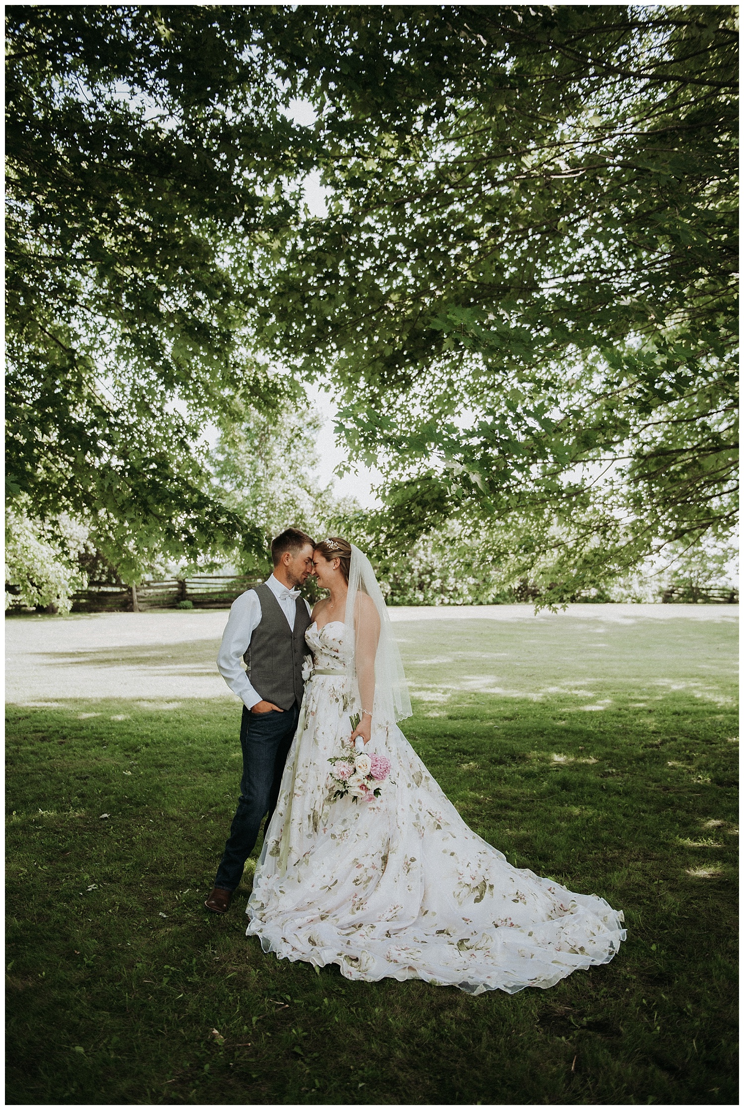 Relaxed Frontyard Wedding in Trenton, Ontario | Holly McMurter Photographs