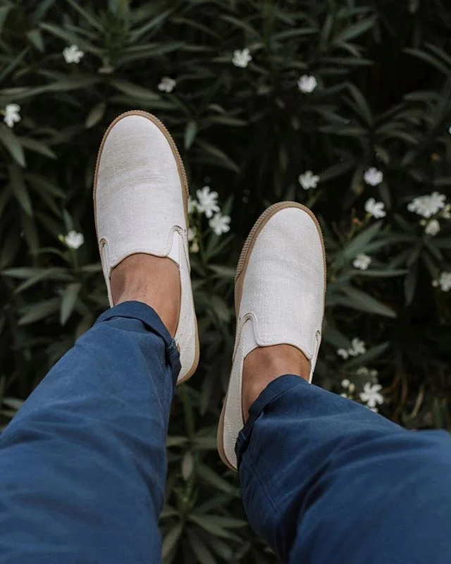 weekend ready ☁️ comfy in my @toms shoes! ✨ check out the link in my bio to shop #TOMS #TOMSPartner